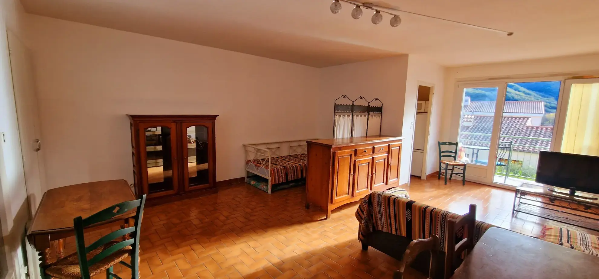 Appartement T2 avec balcon sud, vue montagnes, cave et garage à Amélie-les-Bains