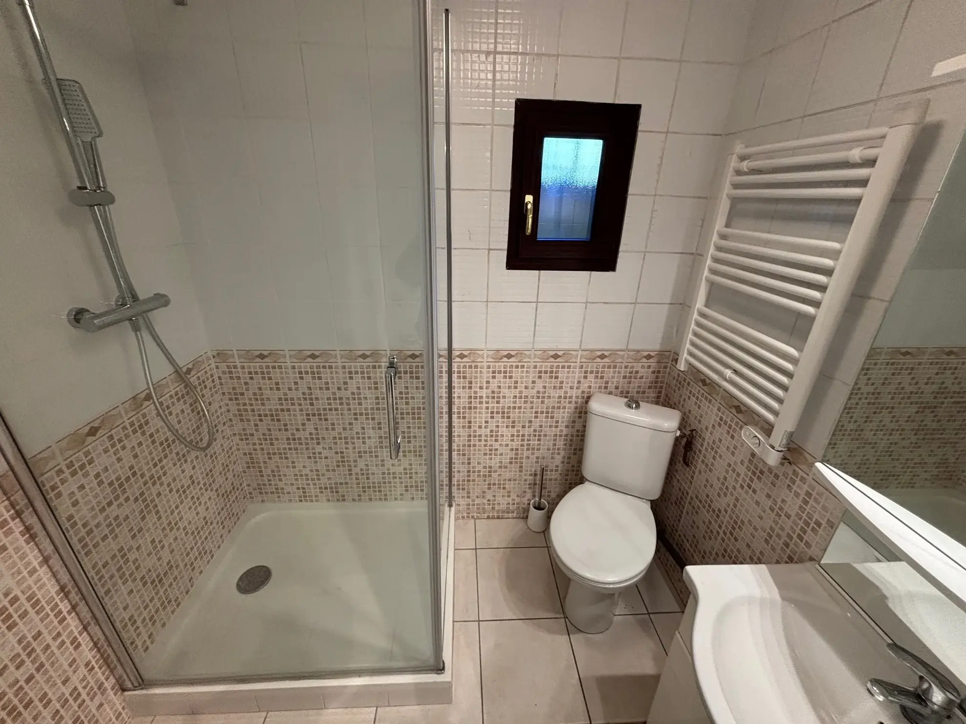 Belle maison familiale de 118 m² à Saint-Étienne Bel Air avec jardin et garage 