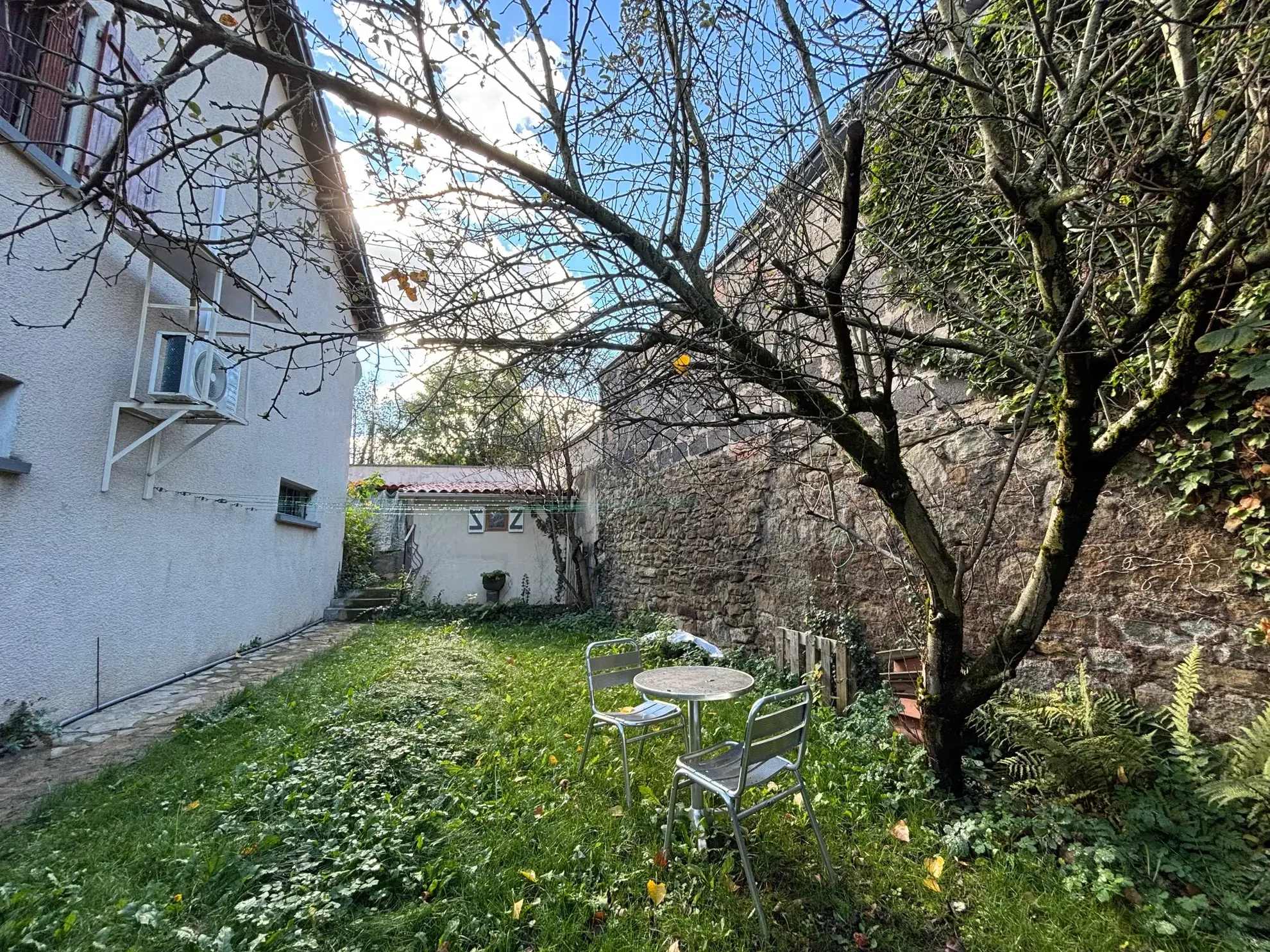 Belle maison familiale de 118 m² à Saint-Étienne Bel Air avec jardin et garage 