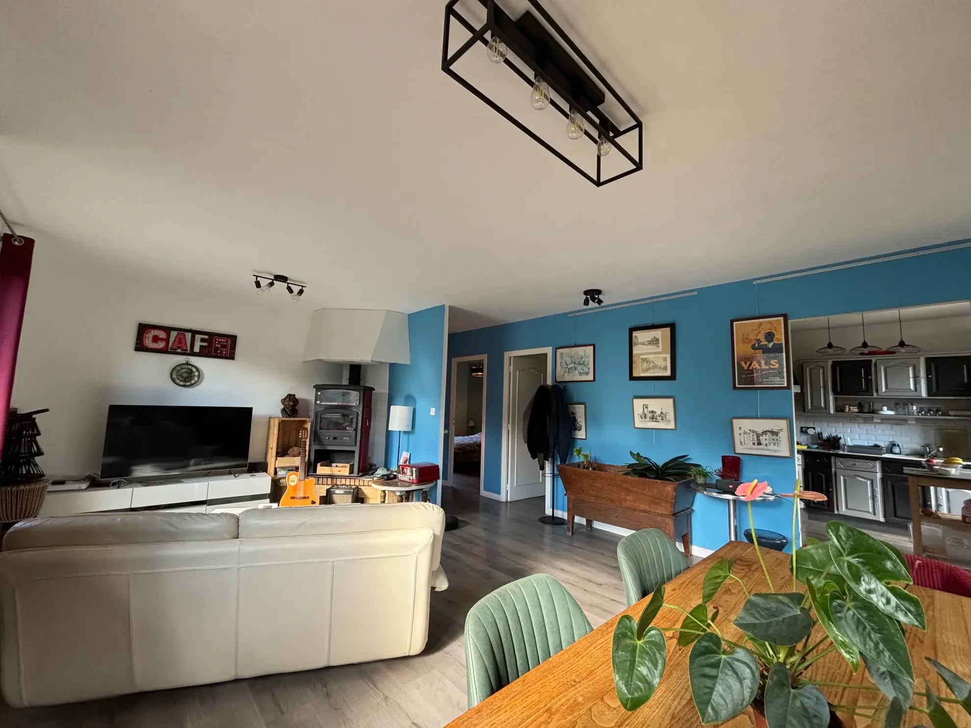 Belle maison familiale de 118 m² à Saint-Étienne Bel Air avec jardin et garage 