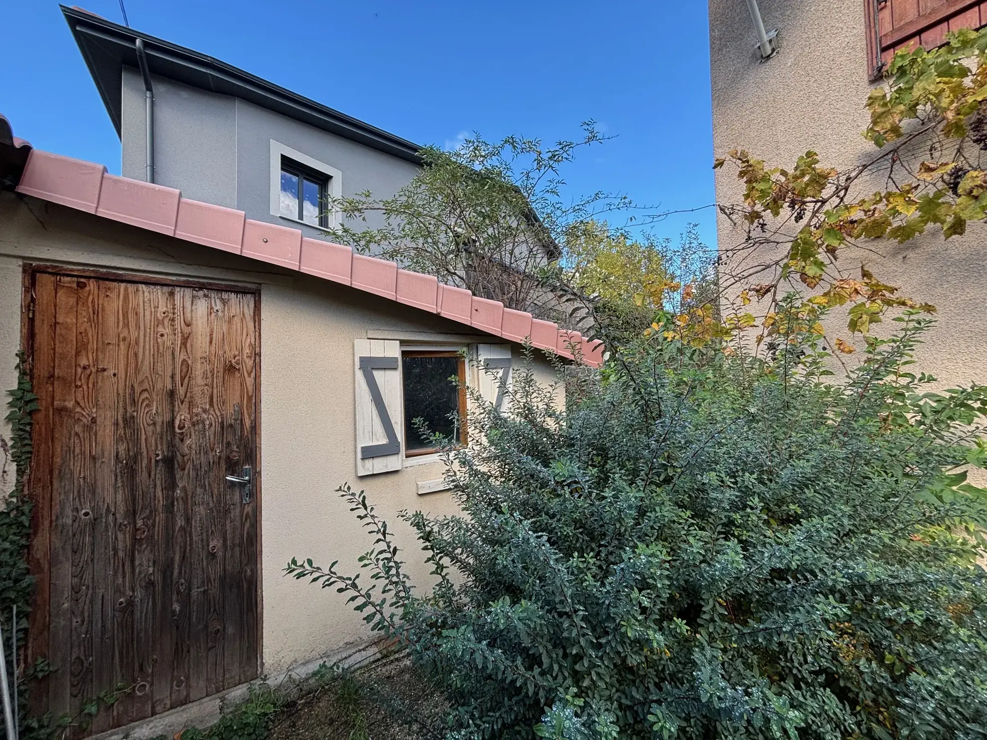 Belle maison familiale de 118 m² à Saint-Étienne Bel Air avec jardin et garage 
