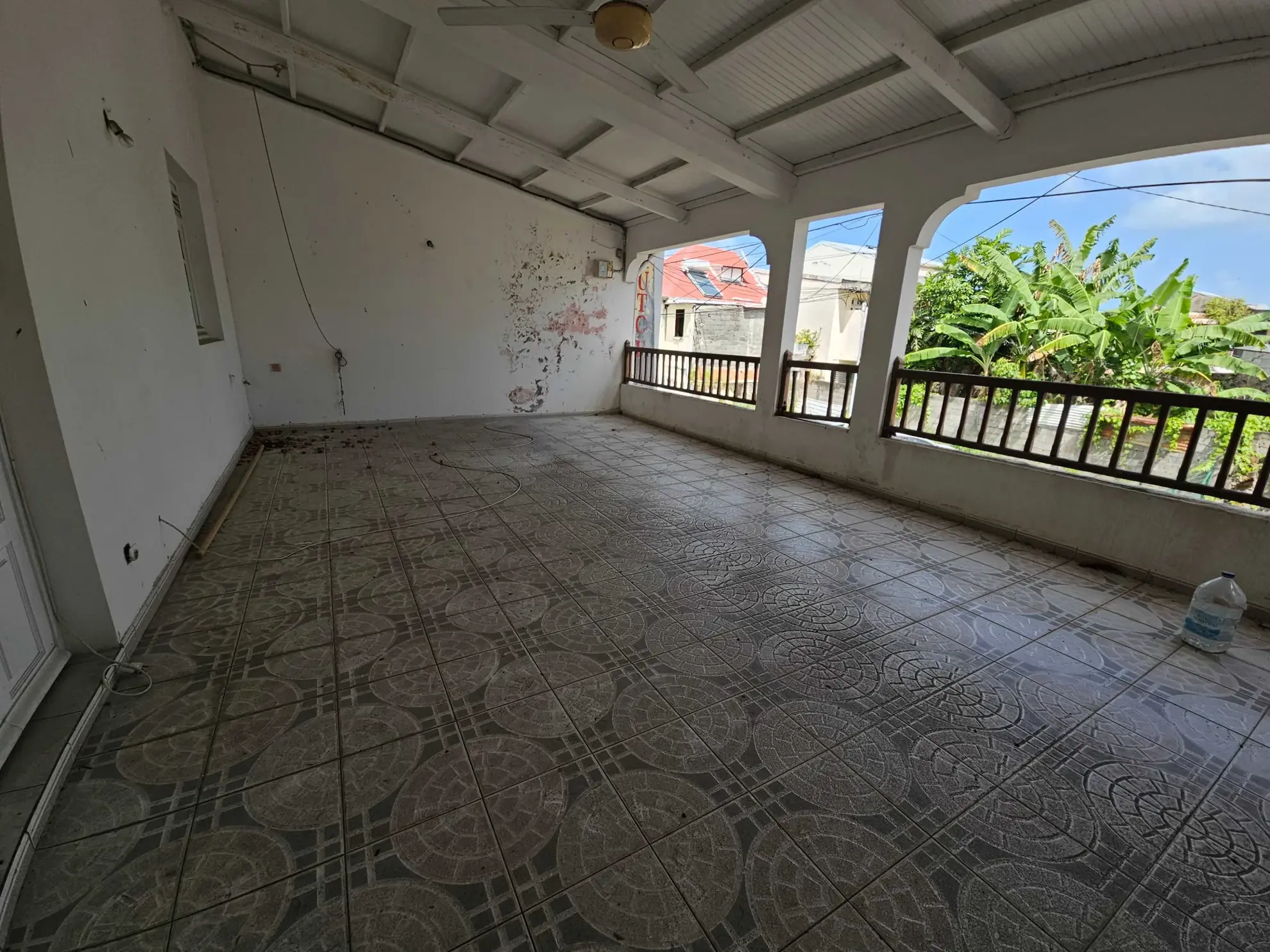 Appartement F3 lumineux avec deux terrasses à Trinité 