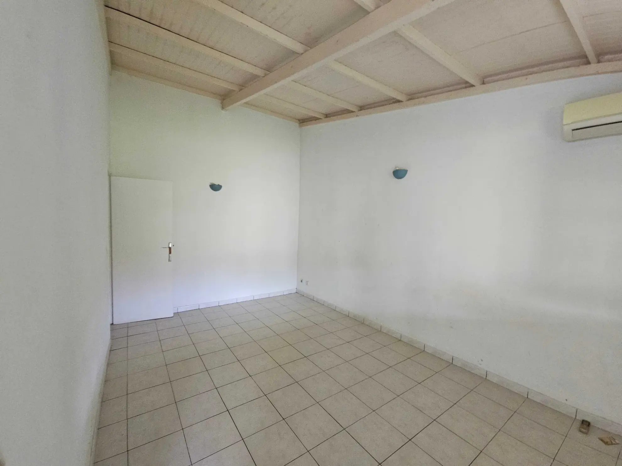 Appartement F3 lumineux avec deux terrasses à Trinité 