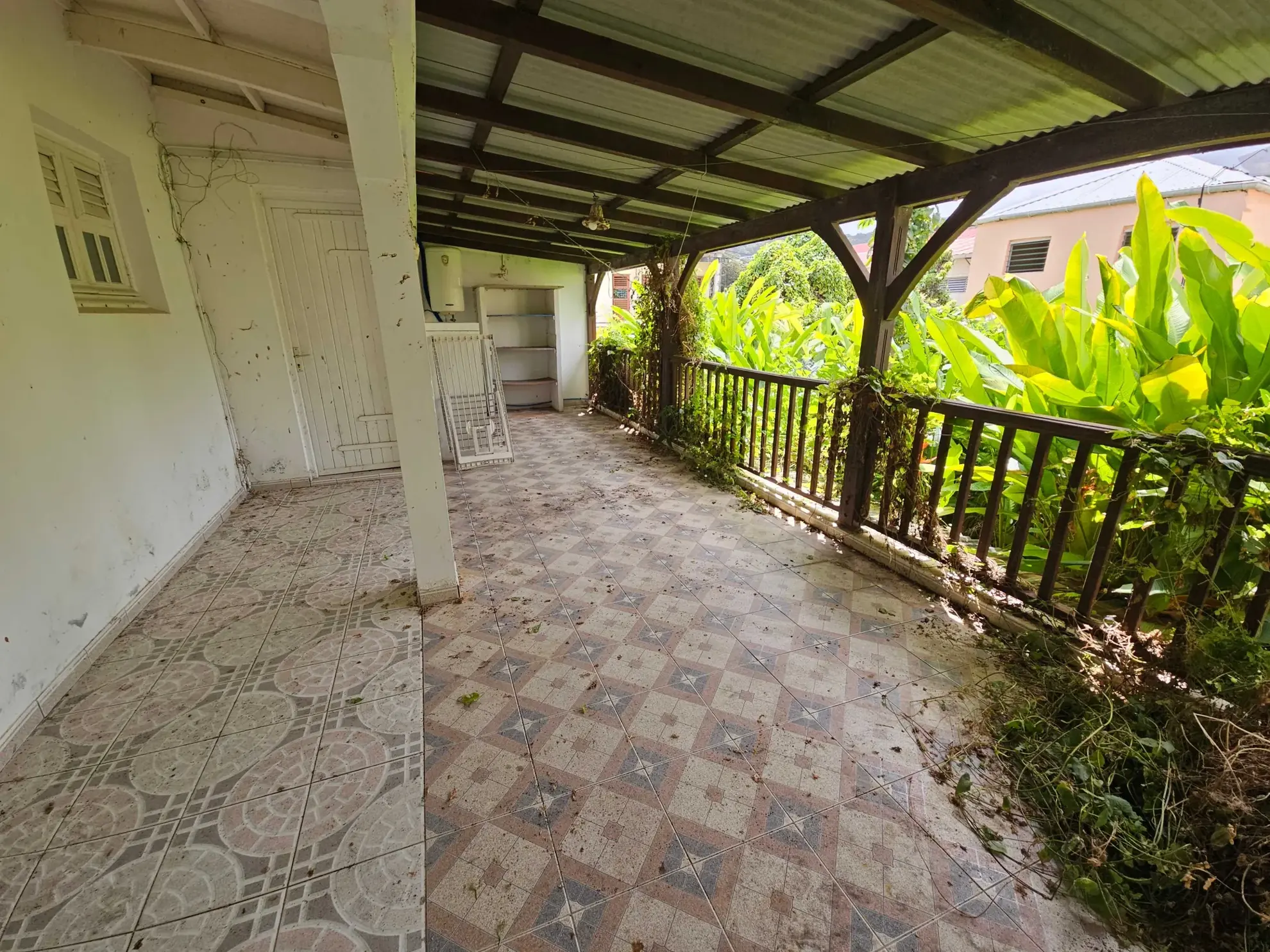 Appartement F3 lumineux avec deux terrasses à Trinité 