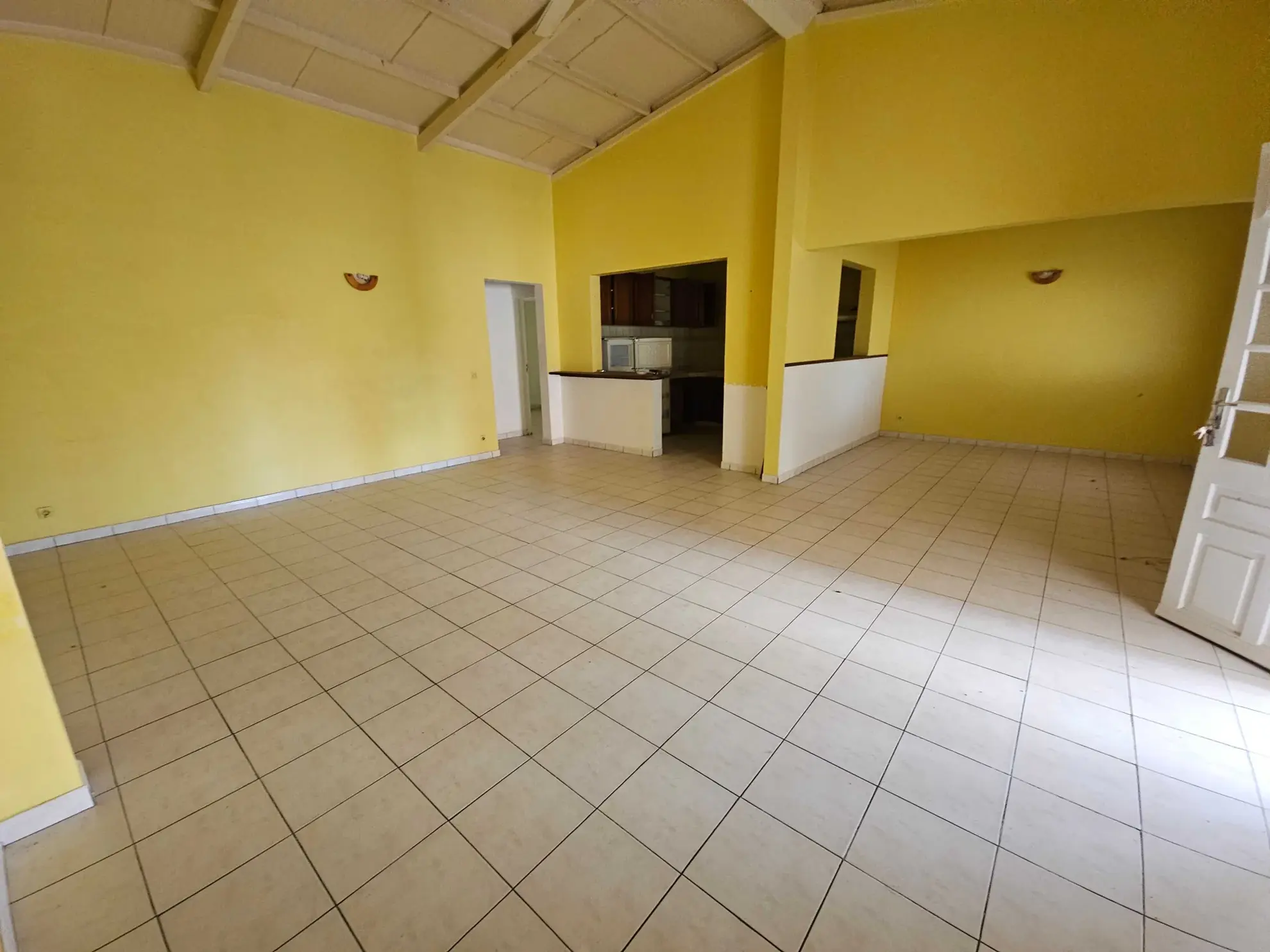 Appartement F3 lumineux avec deux terrasses à Trinité 