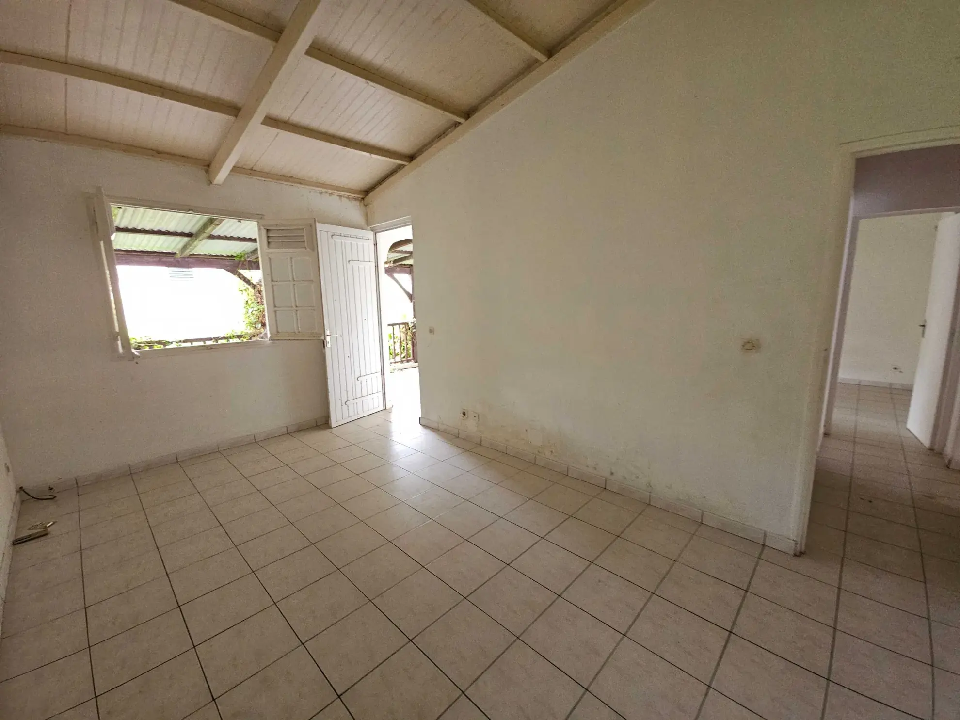 Appartement F3 lumineux avec deux terrasses à Trinité 