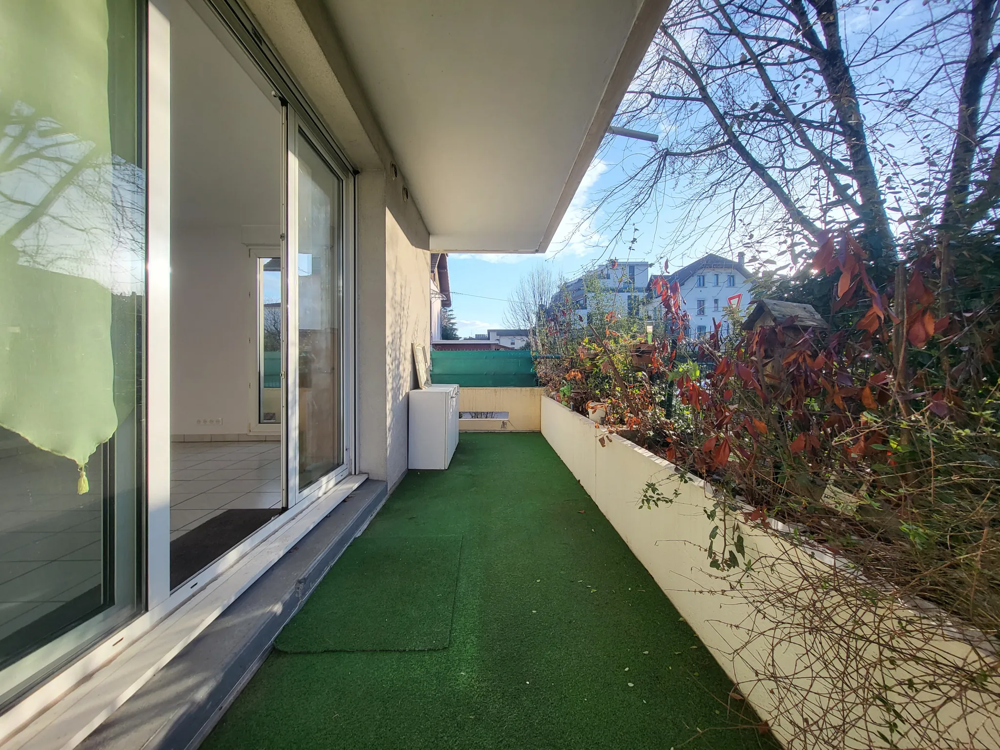 Appartement 2 pièces lumineux à Annecy avec cave et balcon 