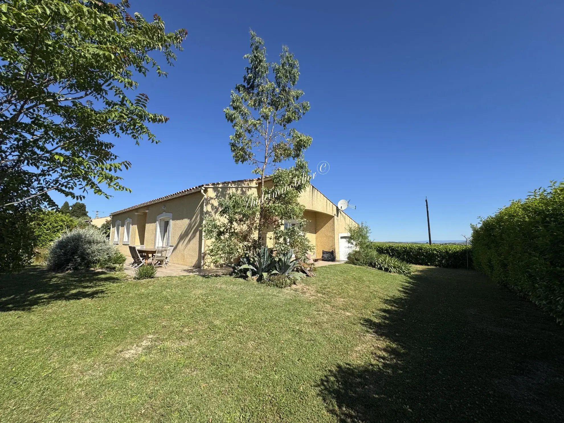 Villa récente de plain-pied avec jardin à Limoux et ses environs 