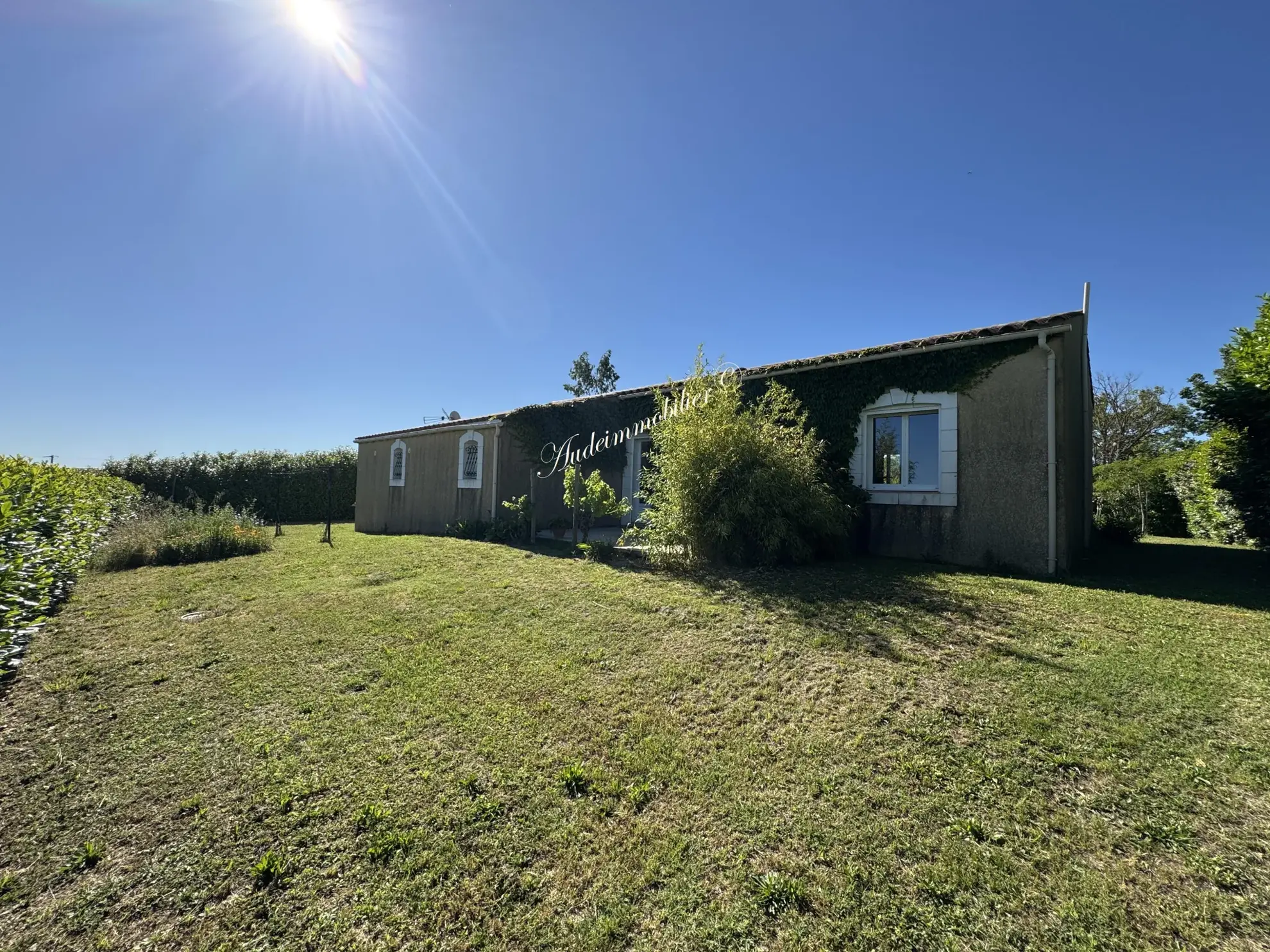 Villa récente de plain-pied avec jardin à Limoux et ses environs 