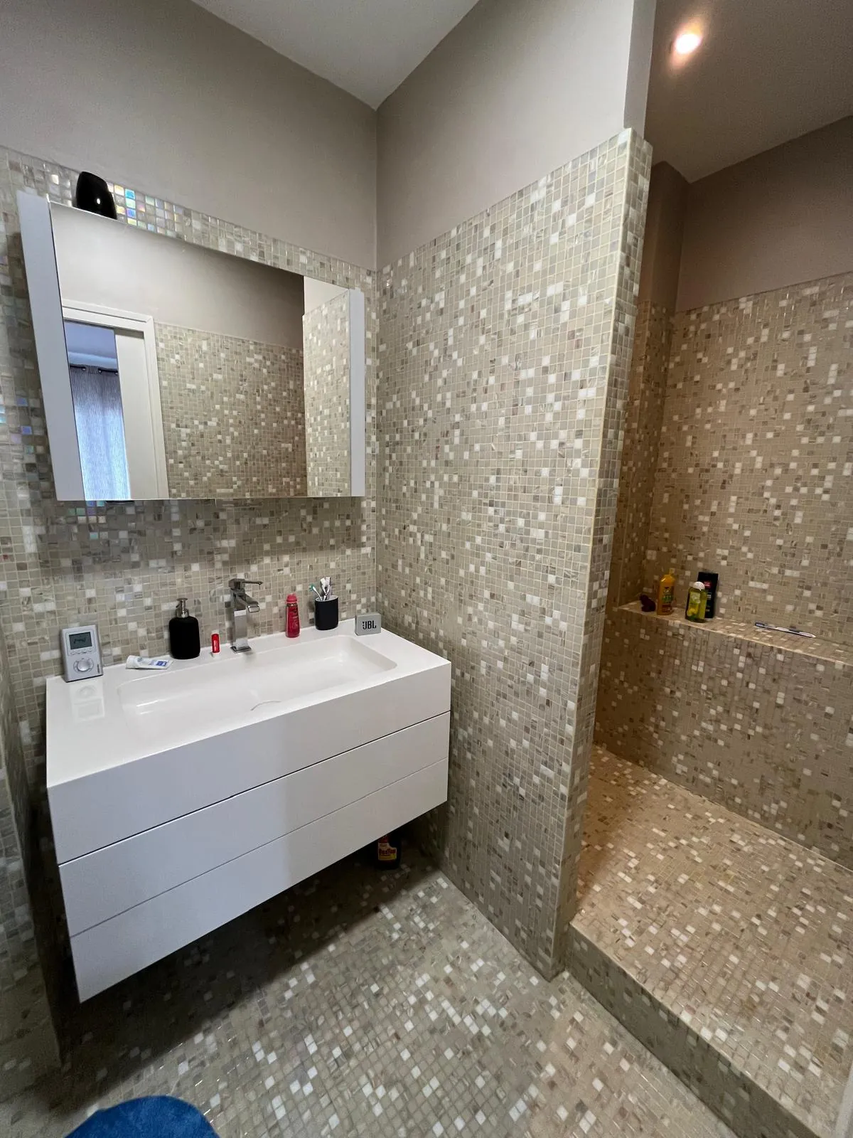 Appartement de luxe de 108 m² à Saint-Étienne avec balcon et stationnement 