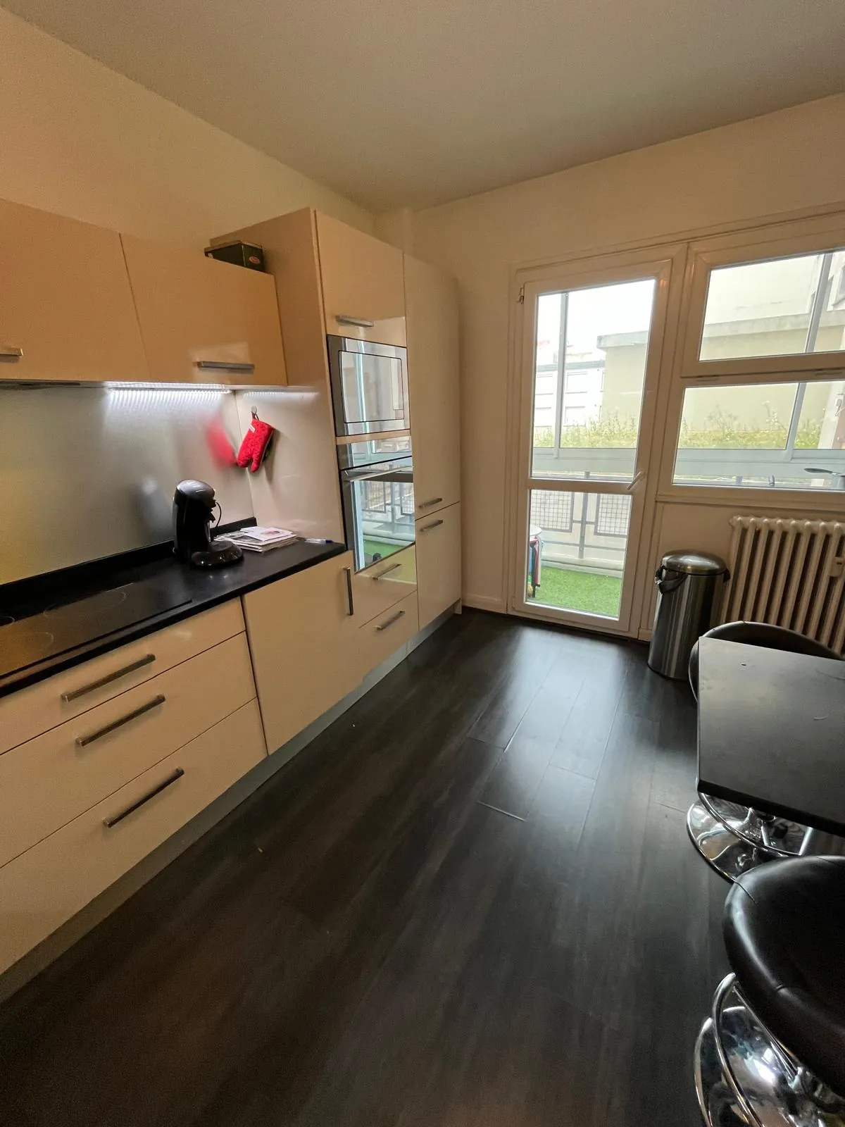 Appartement de luxe de 108 m² à Saint-Étienne avec balcon et stationnement 
