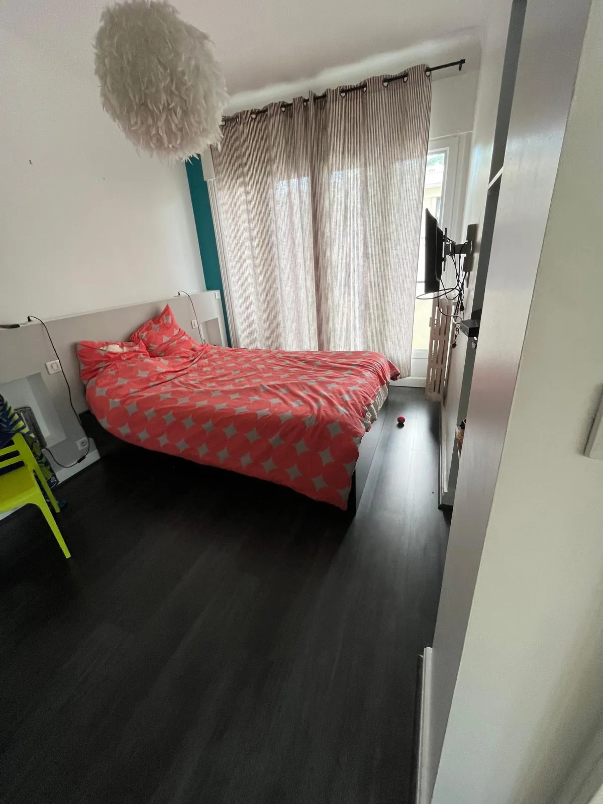 Appartement de luxe de 108 m² à Saint-Étienne avec balcon et stationnement 