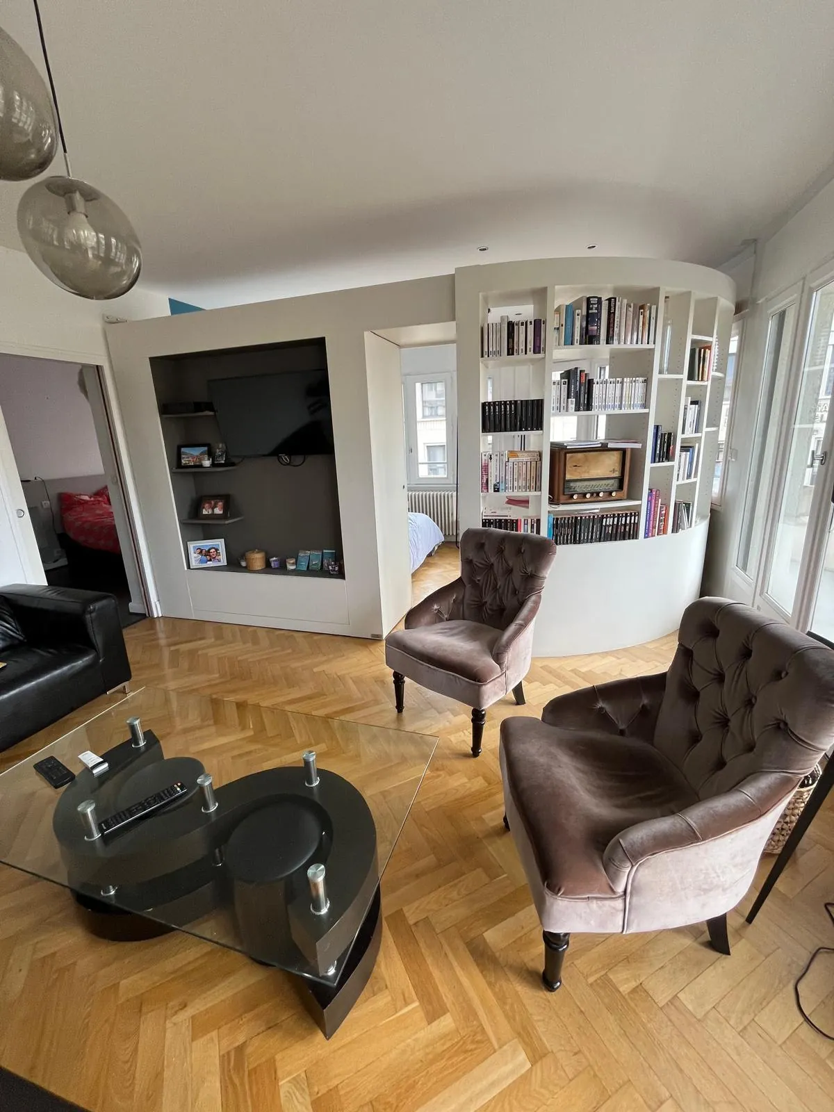 Appartement de luxe de 108 m² à Saint-Étienne avec balcon et stationnement 