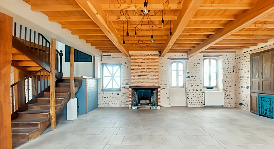 Maison de caractère à Tarbes près de Bazet, 254 m² avec dépendances et grand terrain 