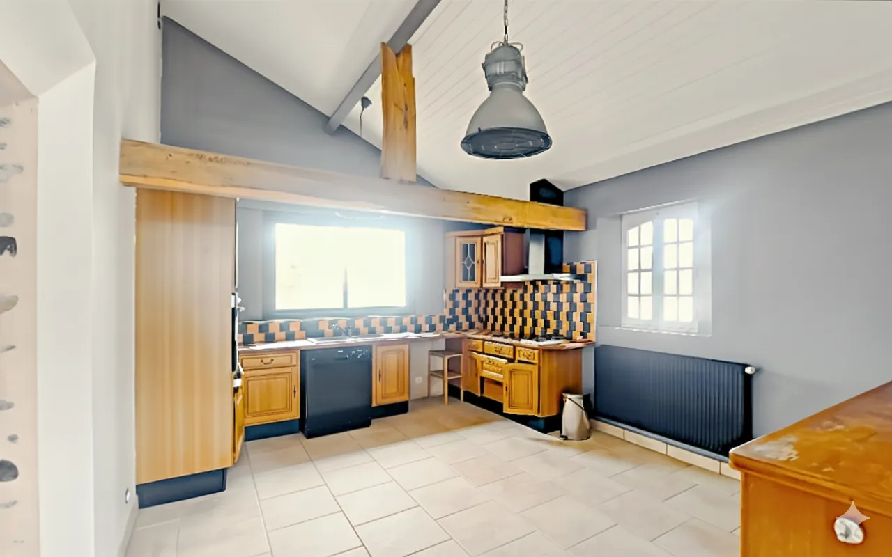 Maison de caractère à Tarbes près de Bazet, 254 m² avec dépendances et grand terrain 