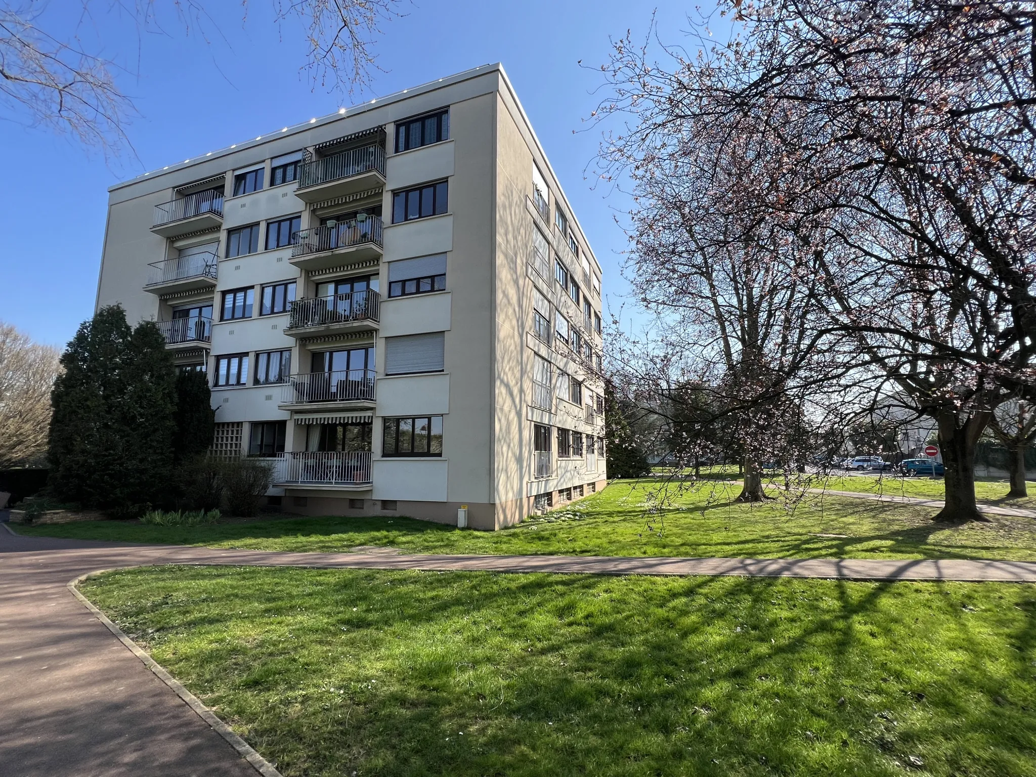 Appartement 4 pièces avec vue sur Paris à Chennevières-sur-Marne 