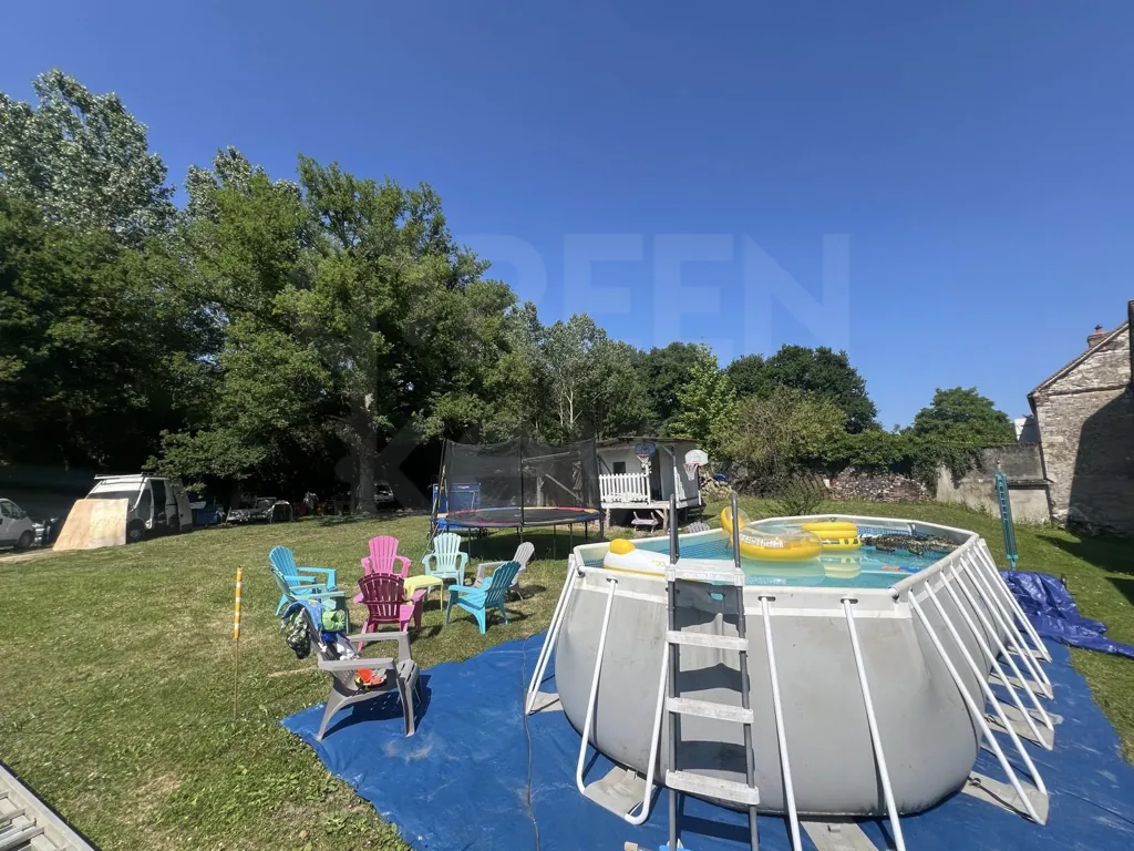 Maison ancienne de 160,5 m² avec jardin à Saint-Maurice-Thizouaille (89110) pour vente 