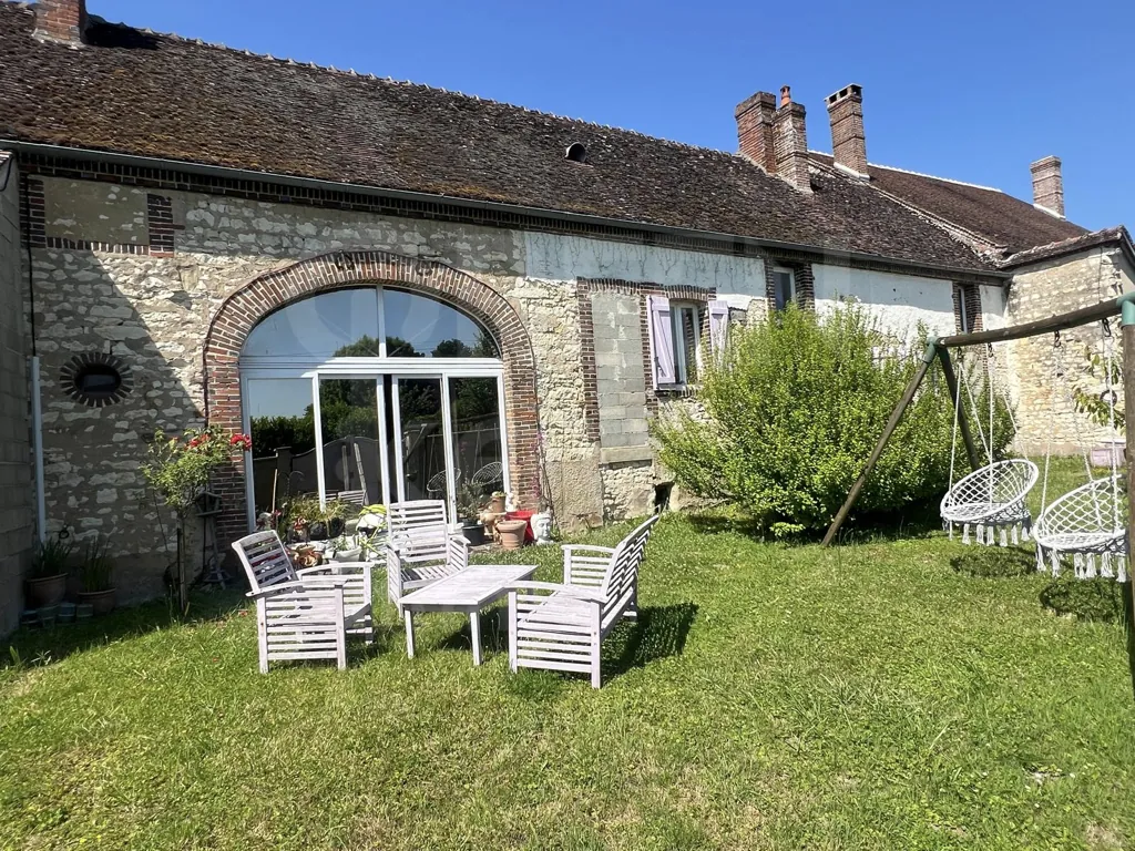 Maison ancienne de 160,5 m² avec jardin à Saint-Maurice-Thizouaille (89110) pour vente 