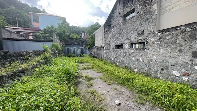 Terrain constructible de 198 m² à Saint-Pierre, emplacement privilégié 