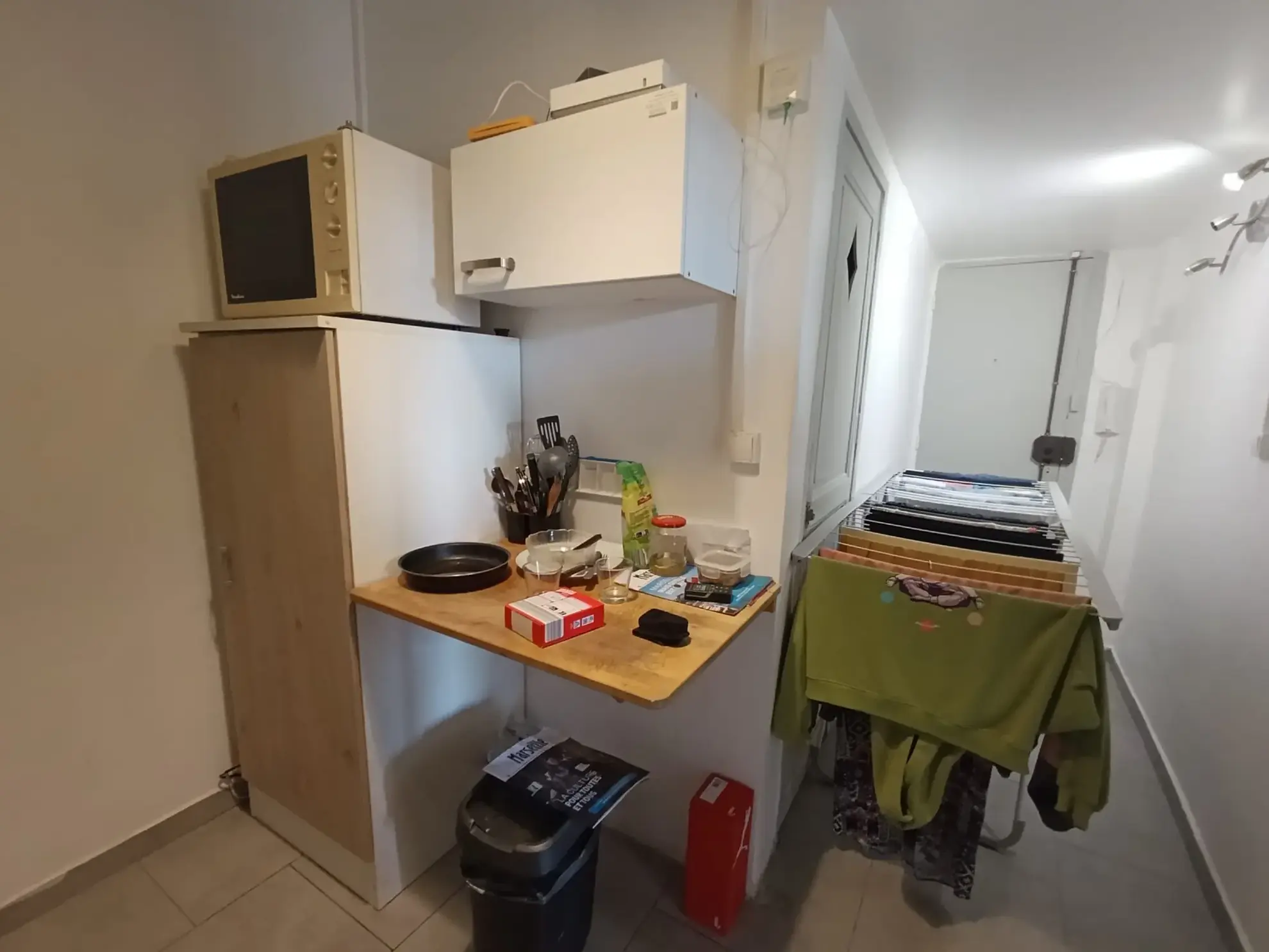 Appartement T3 traversant à Marseille, loué en colocation dans le quartier des Grands Carmes 