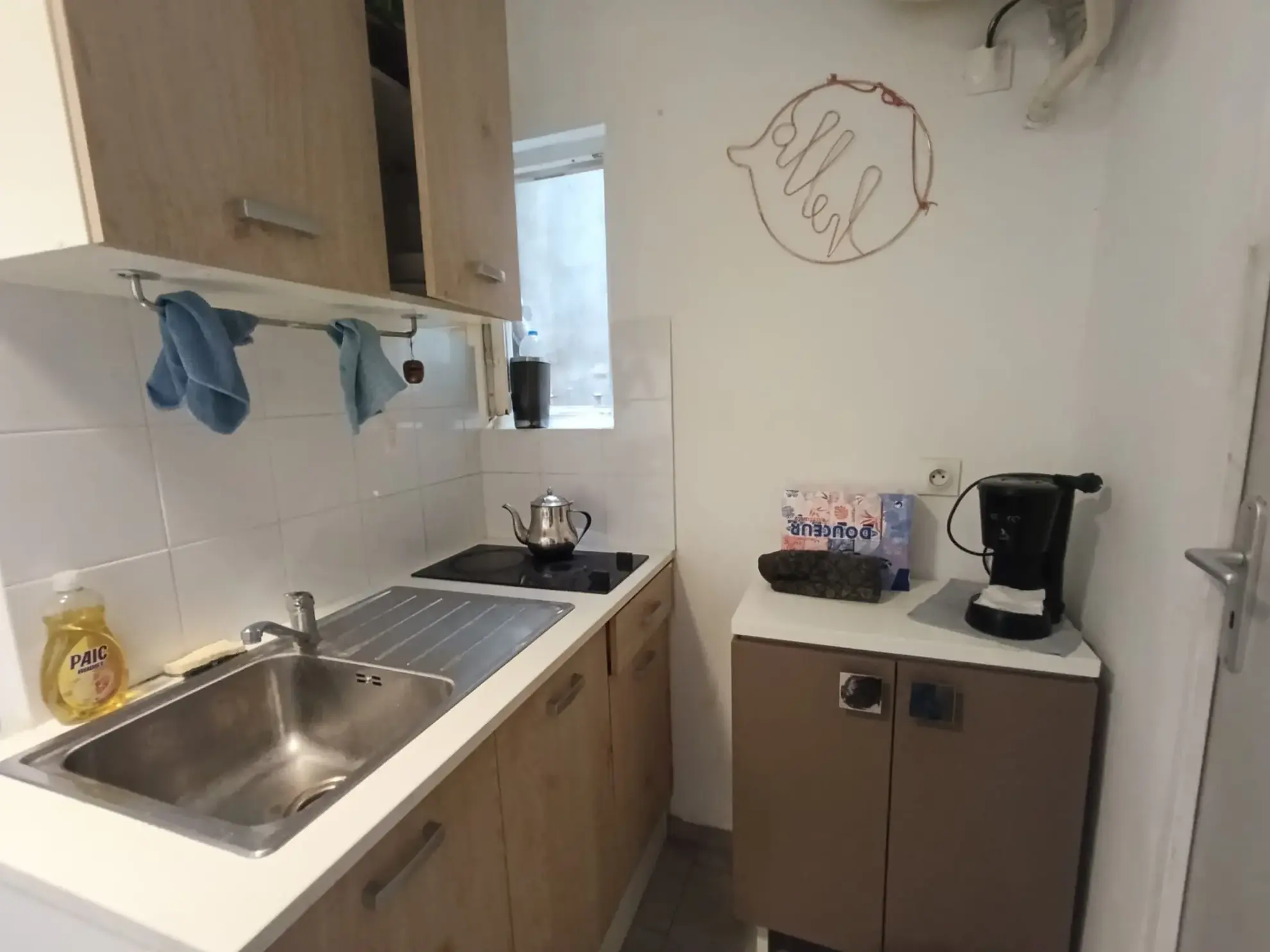 Appartement T3 traversant à Marseille, loué en colocation dans le quartier des Grands Carmes 