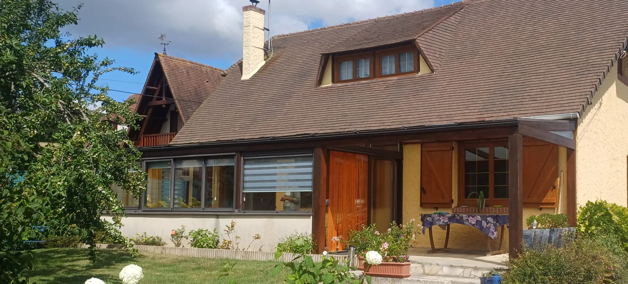 Maison à Gasny avec 3 chambres, grand terrain et confortable intérieur