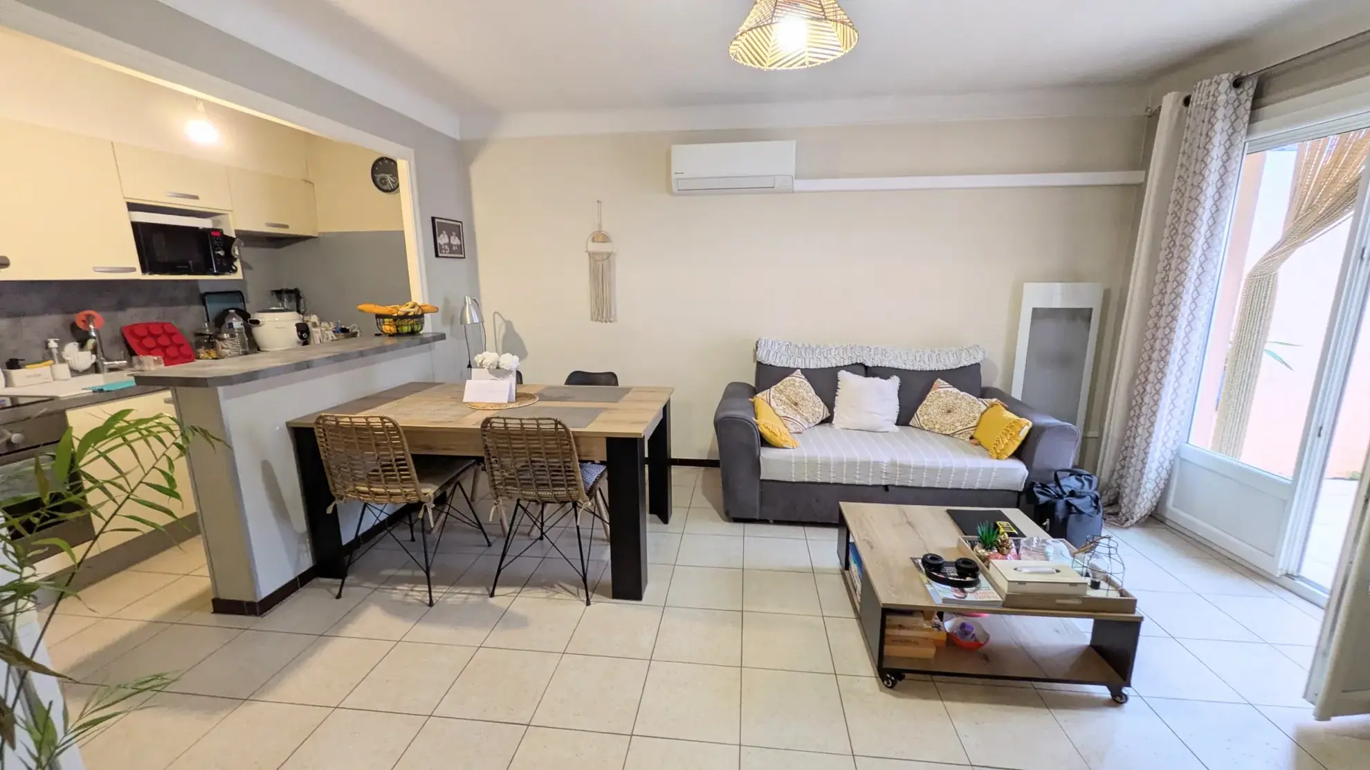 Maison avec deux appartements, dépendance et terrasse à Le Boulou 