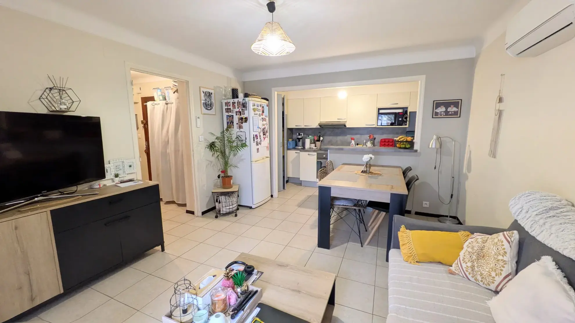 Maison avec deux appartements, dépendance et terrasse à Le Boulou 