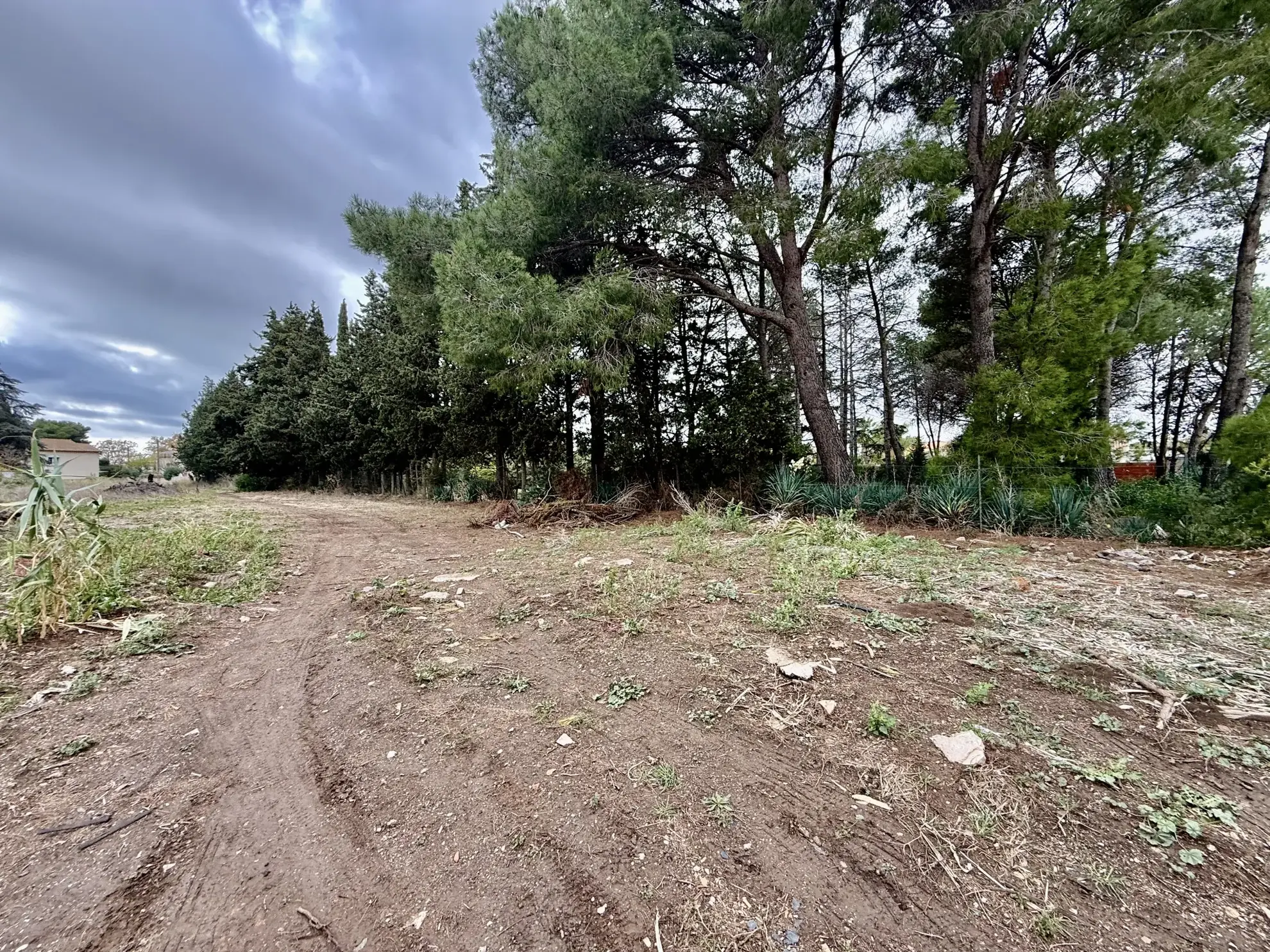 Terrain constructible de 382 m² à Vias hors lotissement — Opportunité idéale