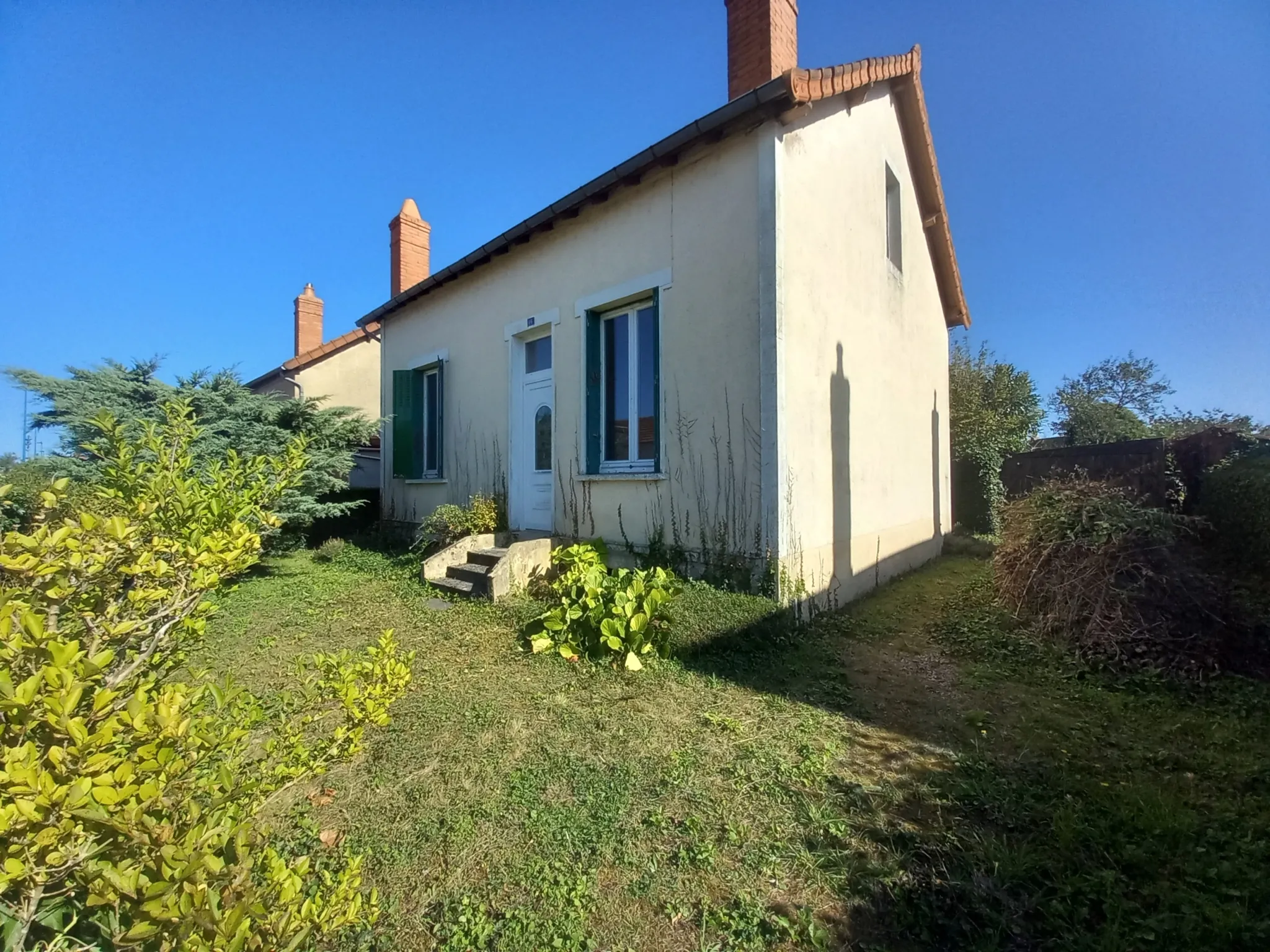 Maison indépendante à vendre à Decize (58300) avec jardin et potentiel d’aménagement