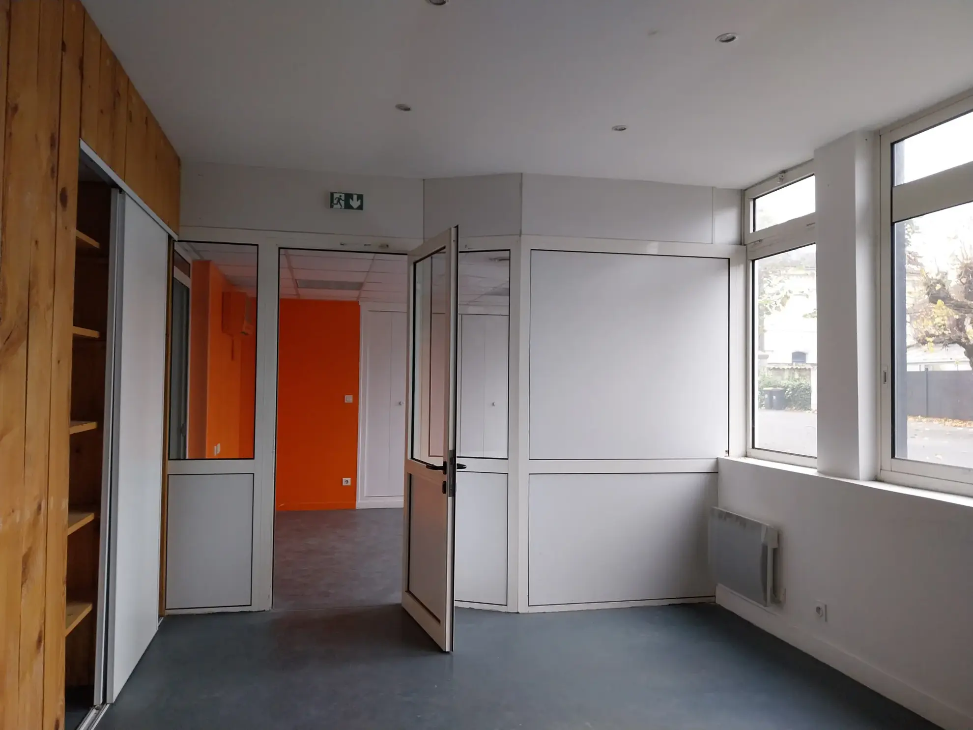 Ensemble immobilier commercial et professionnel à vendre à Cognac 