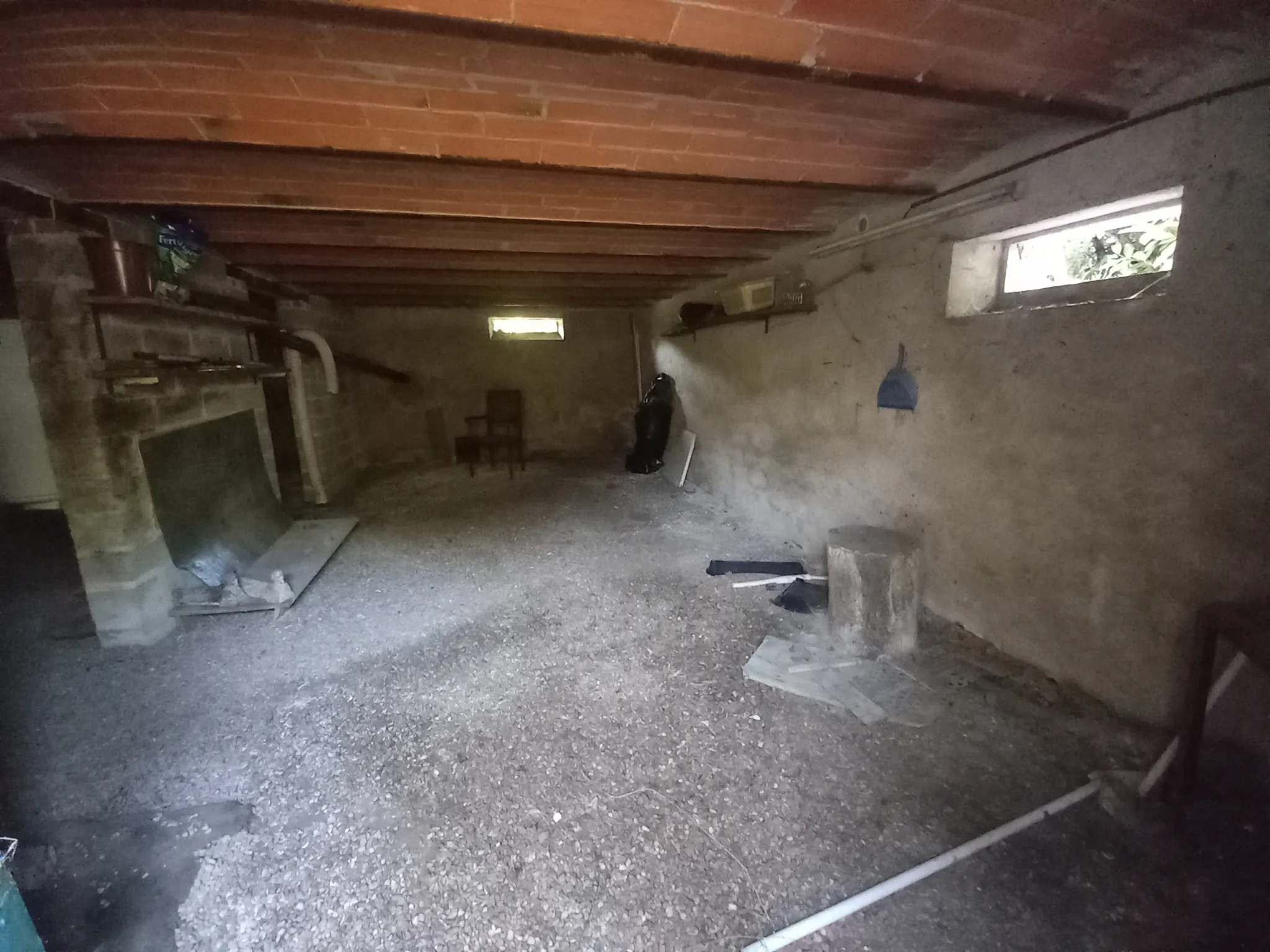 Maison indépendante à vendre à Decize (58300) avec jardin et potentiel d’aménagement 