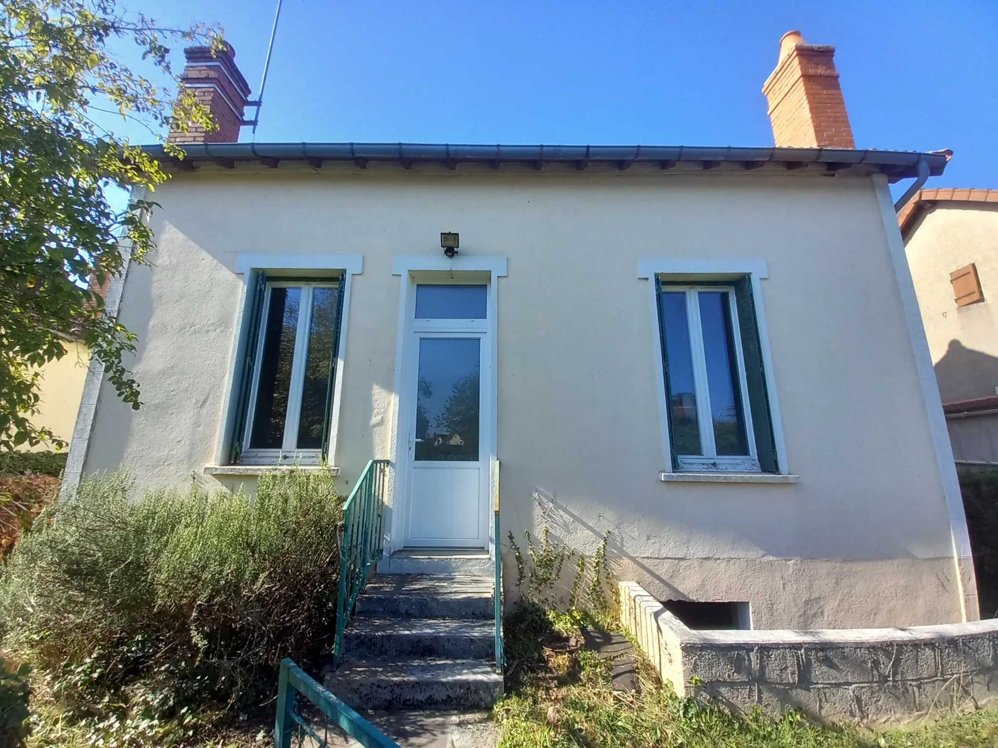 Maison indépendante à vendre à Decize (58300) avec jardin et potentiel d’aménagement 