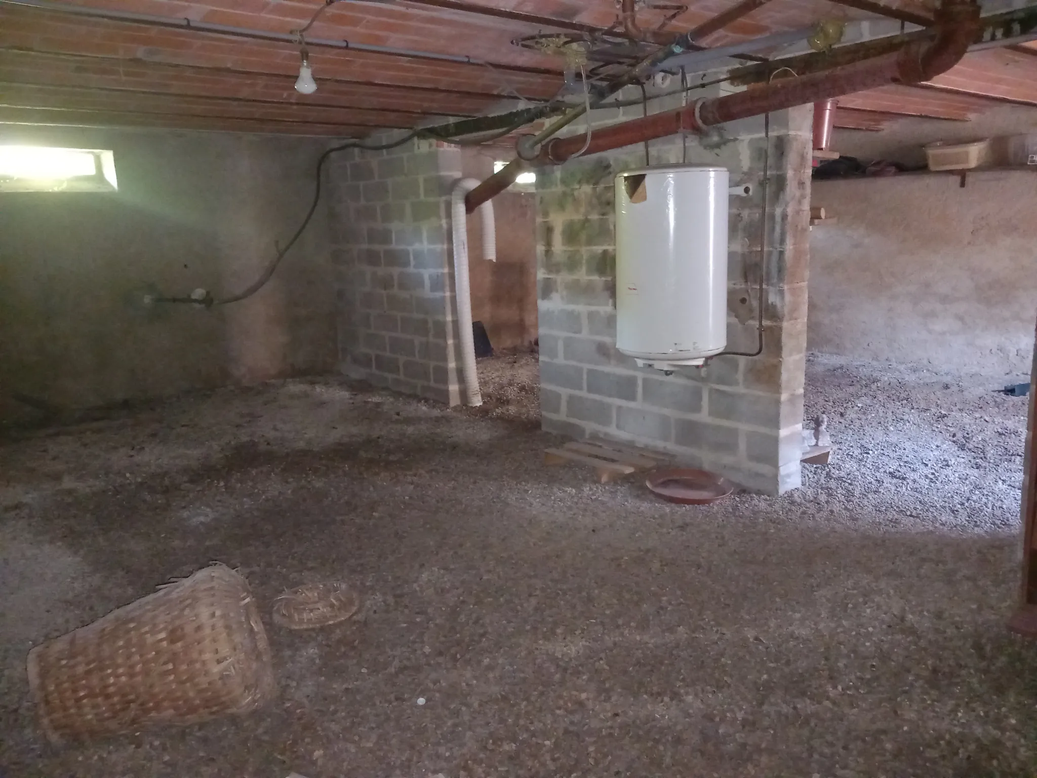 Maison indépendante à vendre à Decize (58300) avec jardin et potentiel d’aménagement 