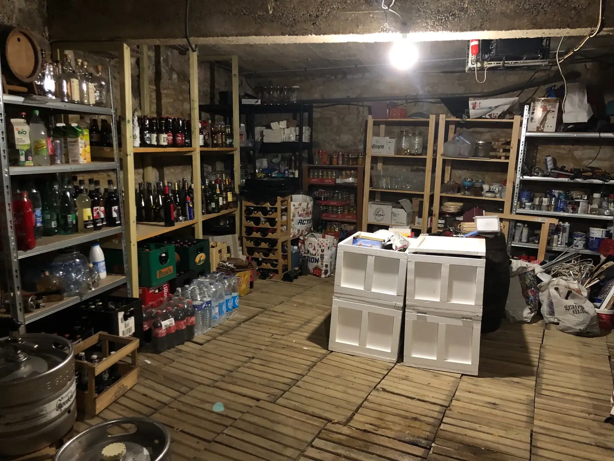 Fonds de commerce en centre-ville d'Alençon avec terrasse et appartement 