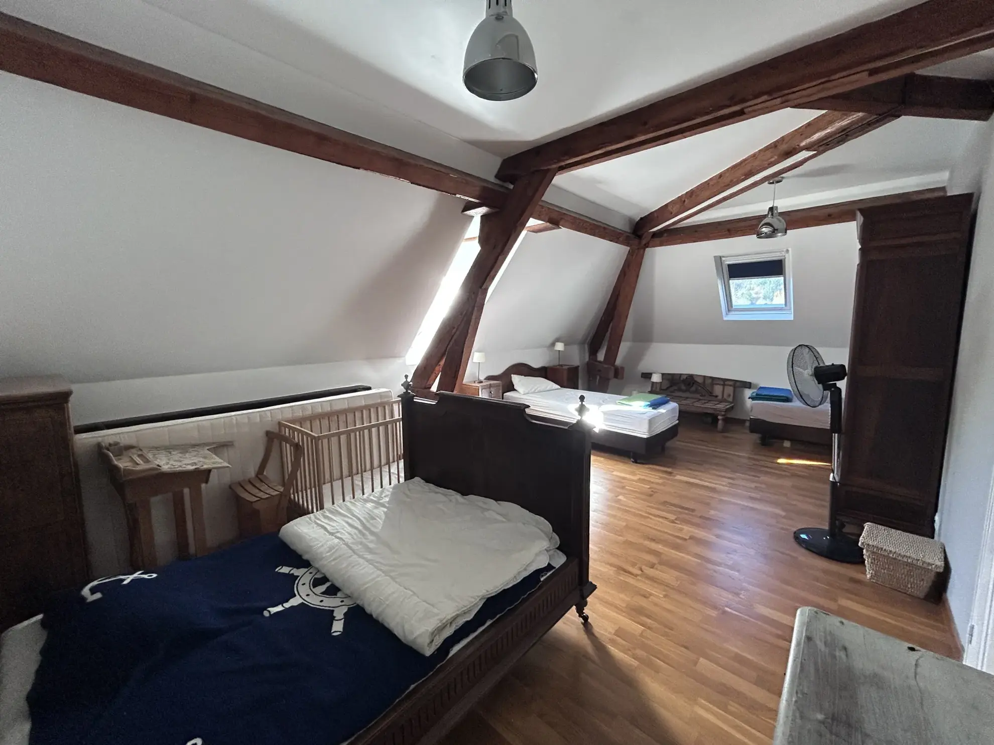 Belle maison en pierre avec double logement, piscine et vue dégagée près de la Dordogne 