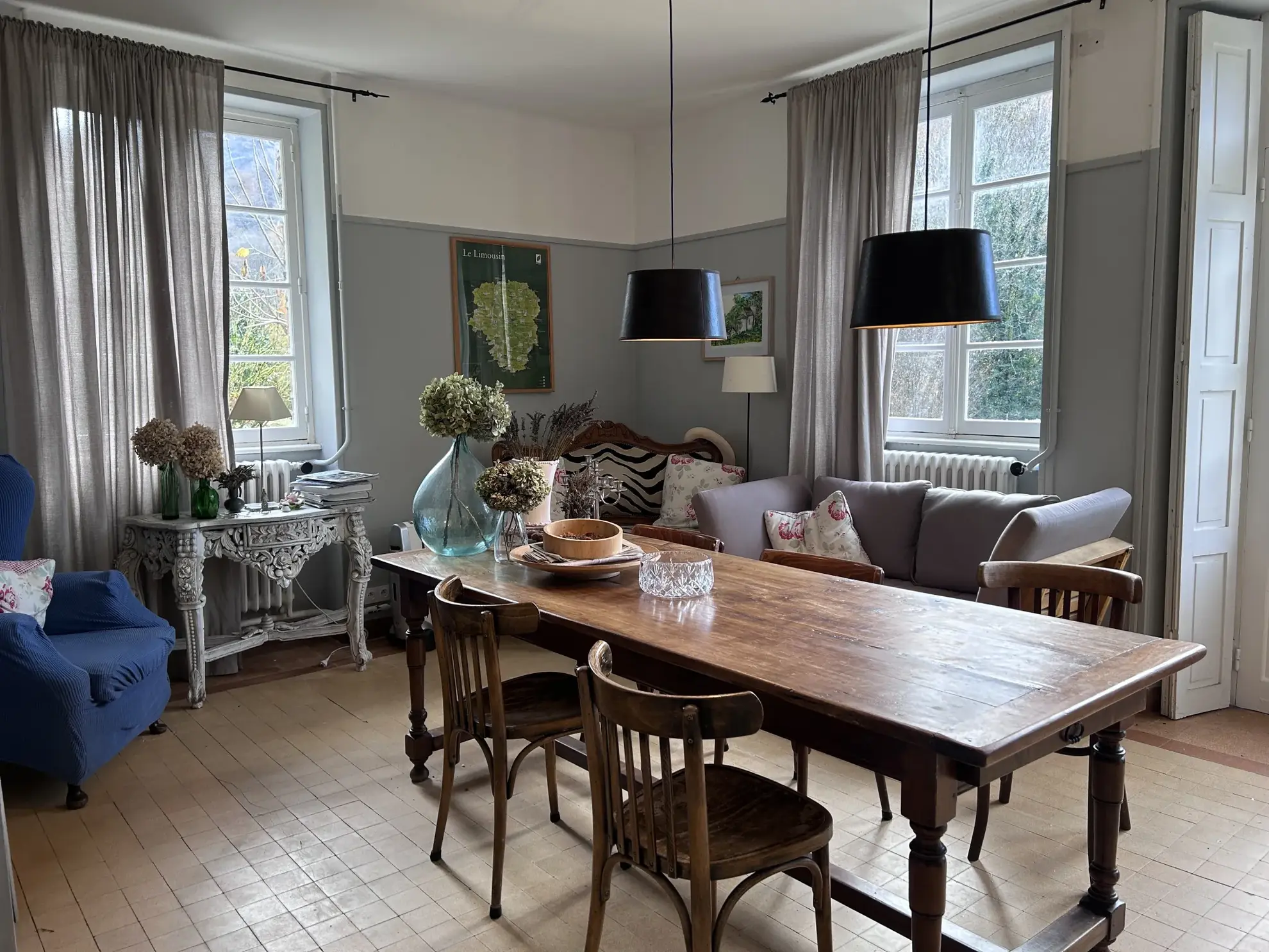 Belle maison en pierre avec double logement, piscine et vue dégagée près de la Dordogne 