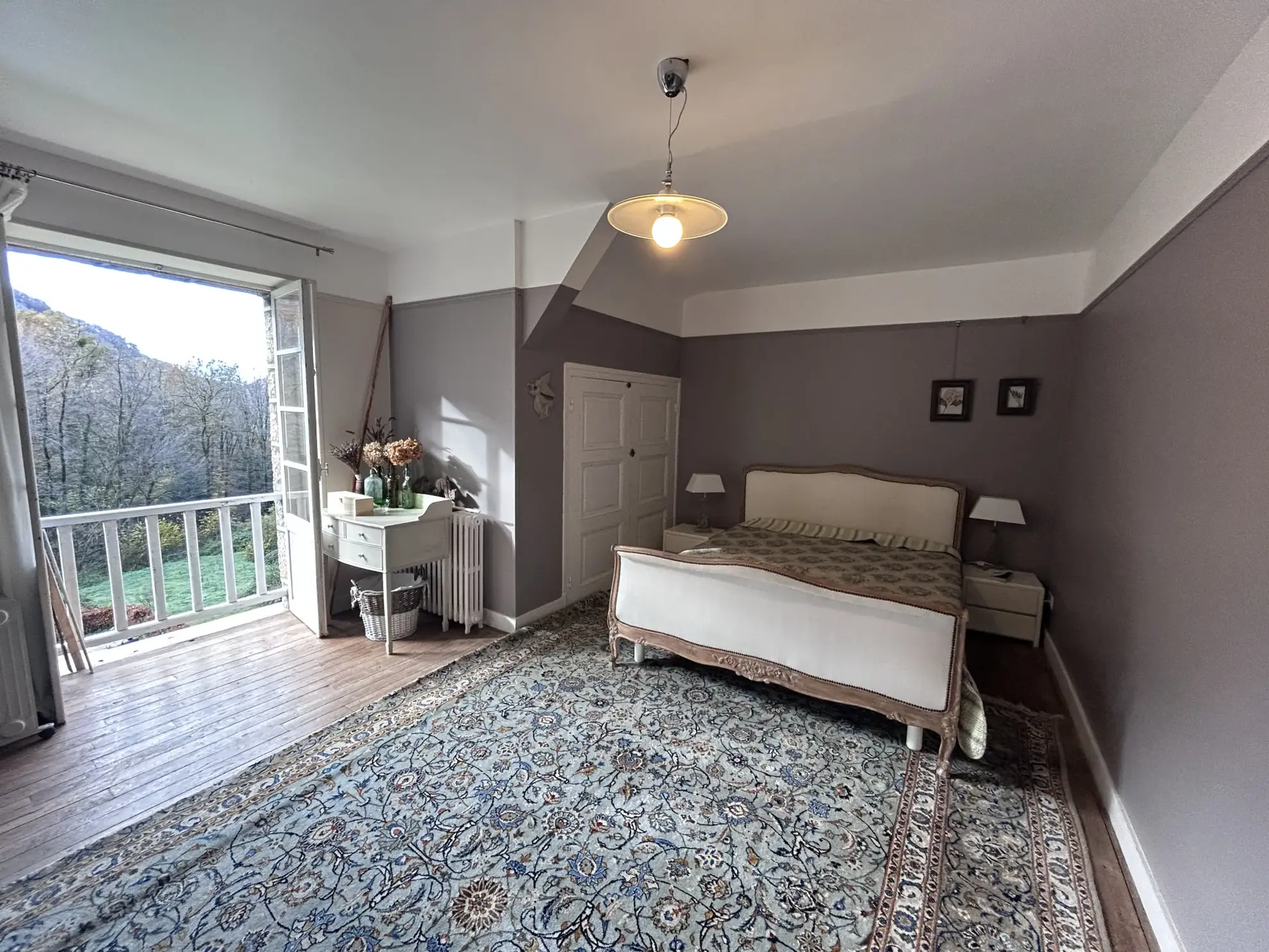 Belle maison en pierre avec double logement, piscine et vue dégagée près de la Dordogne 