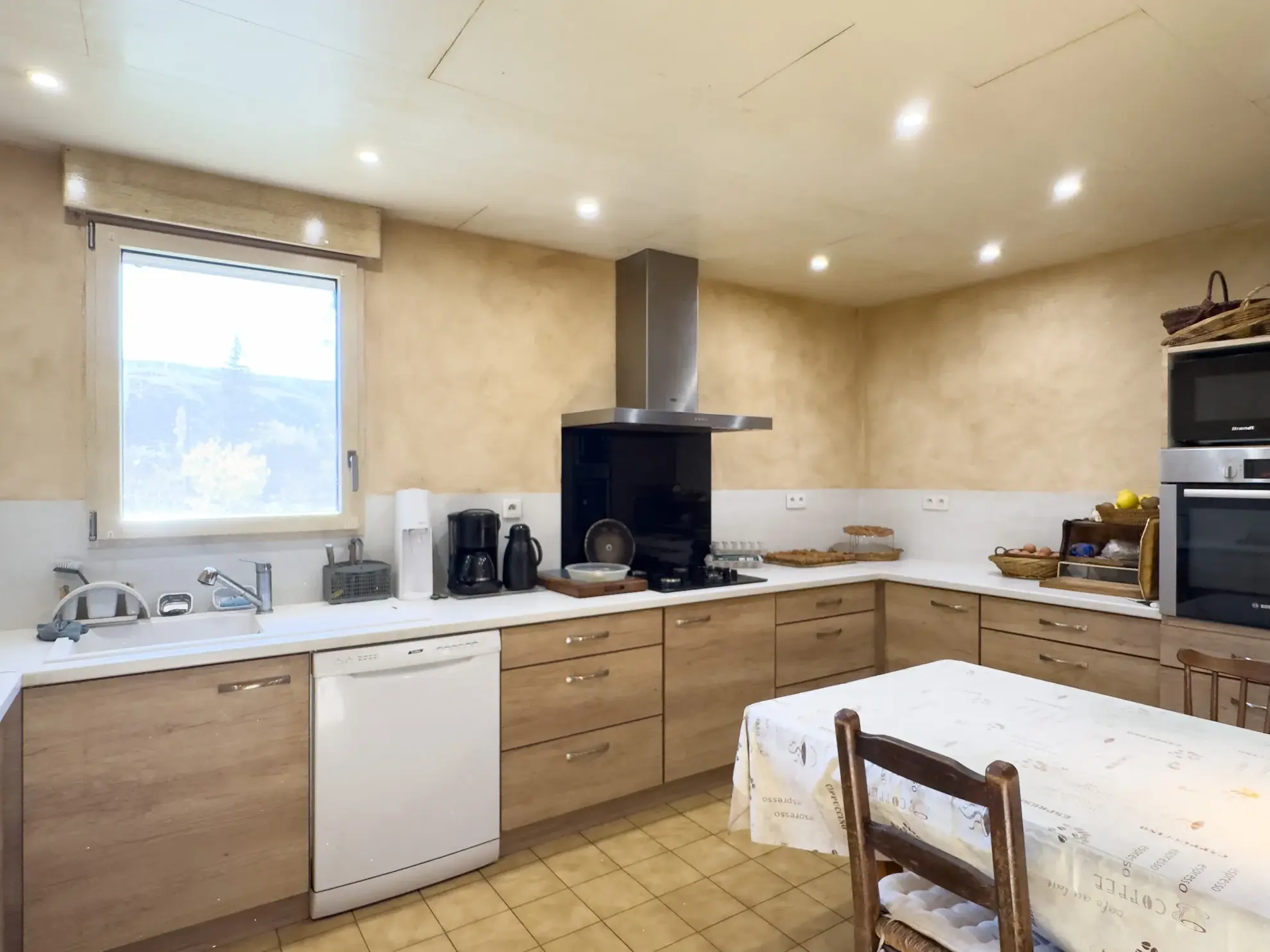 Maison individuelle de 110 m² avec grand terrain à Veyras, Ardèche 