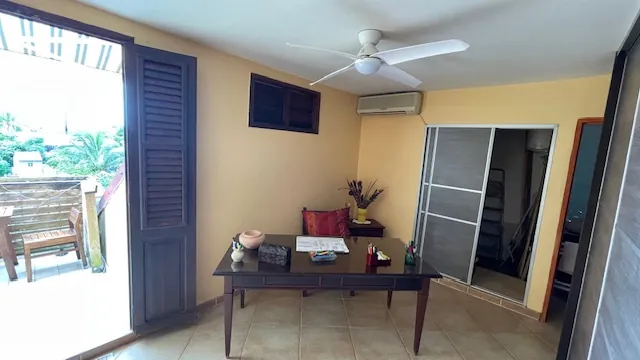 Spacieux appartement F5 de 122 m² à Fort-de-France avec terrasse et parking 