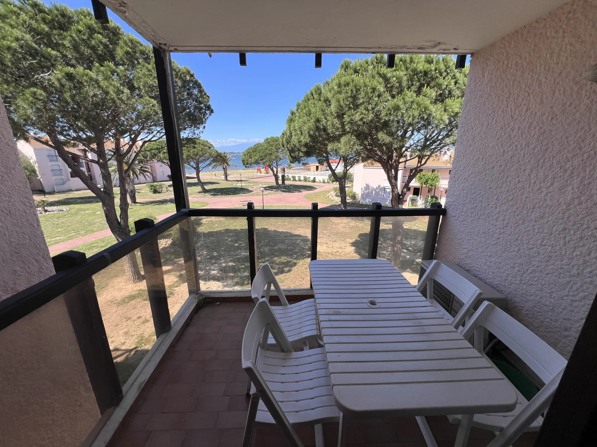 Appartement 2 pièces climatisé avec vue exceptionnelle sur lac et parc à Le Barcarès