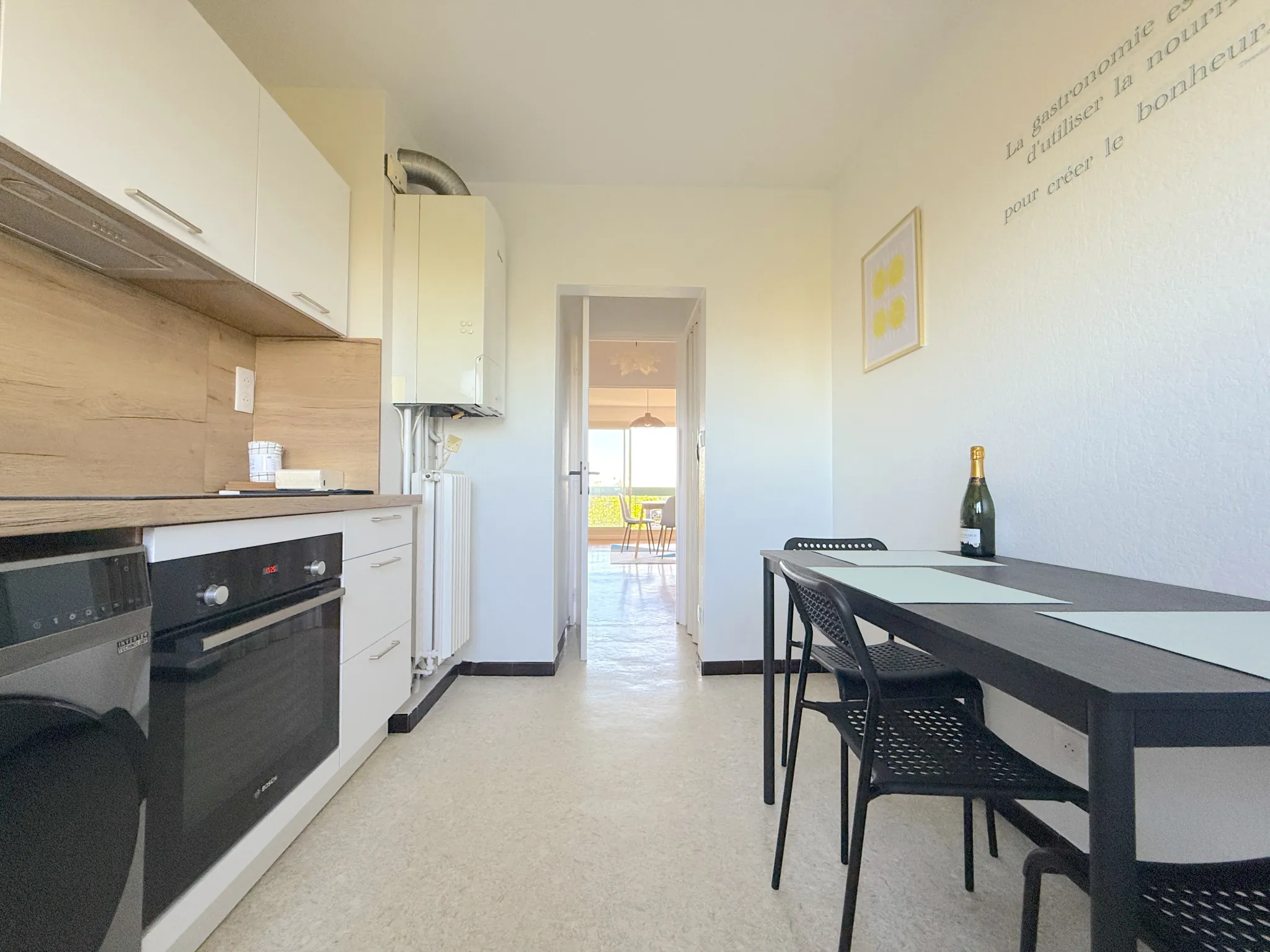 Appartement T4 rénové avec balcon, cave et parking à Nantes - Quartier Beaulieu 
