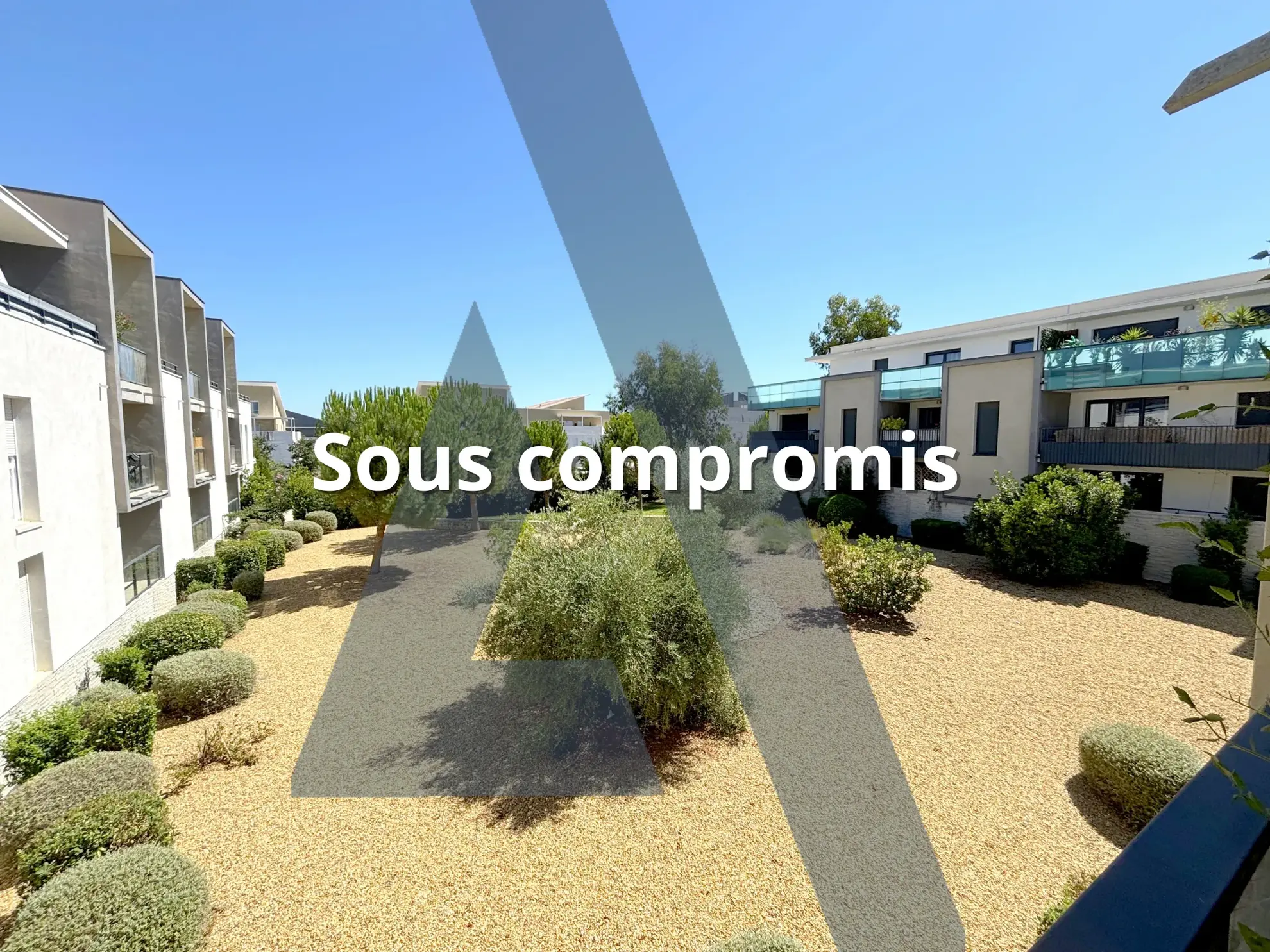 Appartement T2 de 42 m² avec terrasse et stationnement à Saint Brès