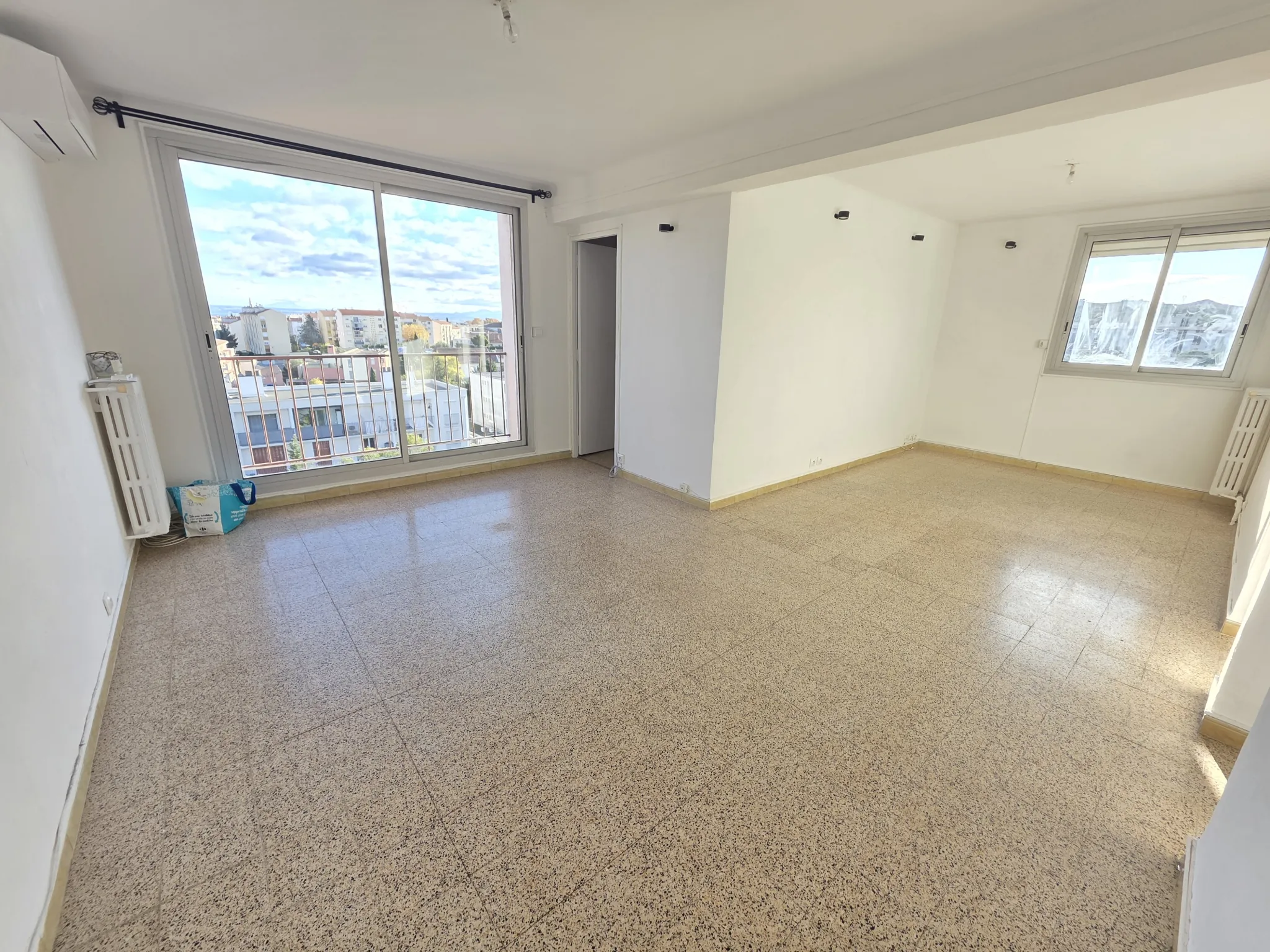 Appartement lumineux de 66,93 m² avec vue sur le canal à Martigues 