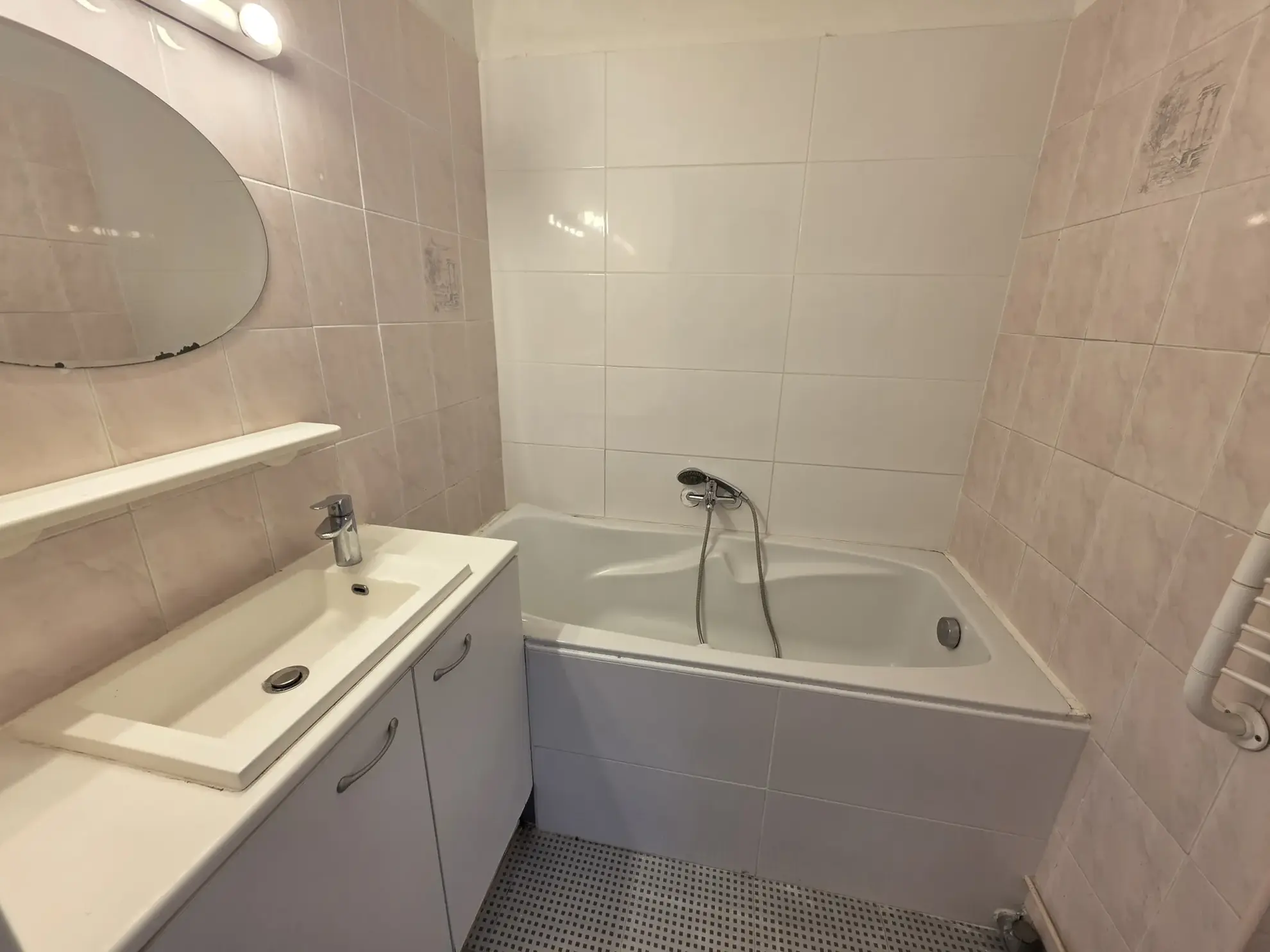 Appartement lumineux de 66,93 m² avec vue sur le canal à Martigues 