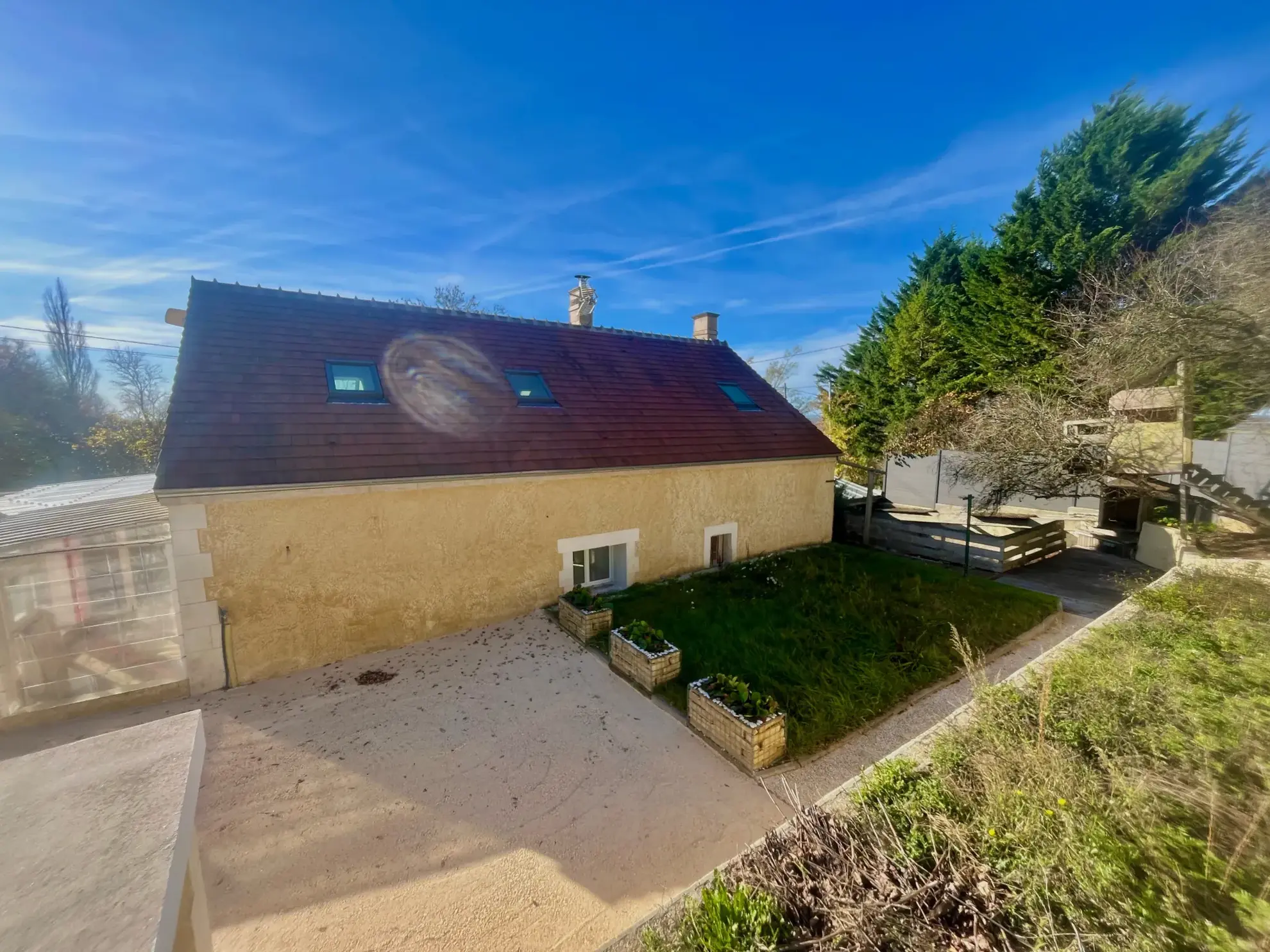 Maison de charme rénovée avec piscine et grand jardin à Taingy 