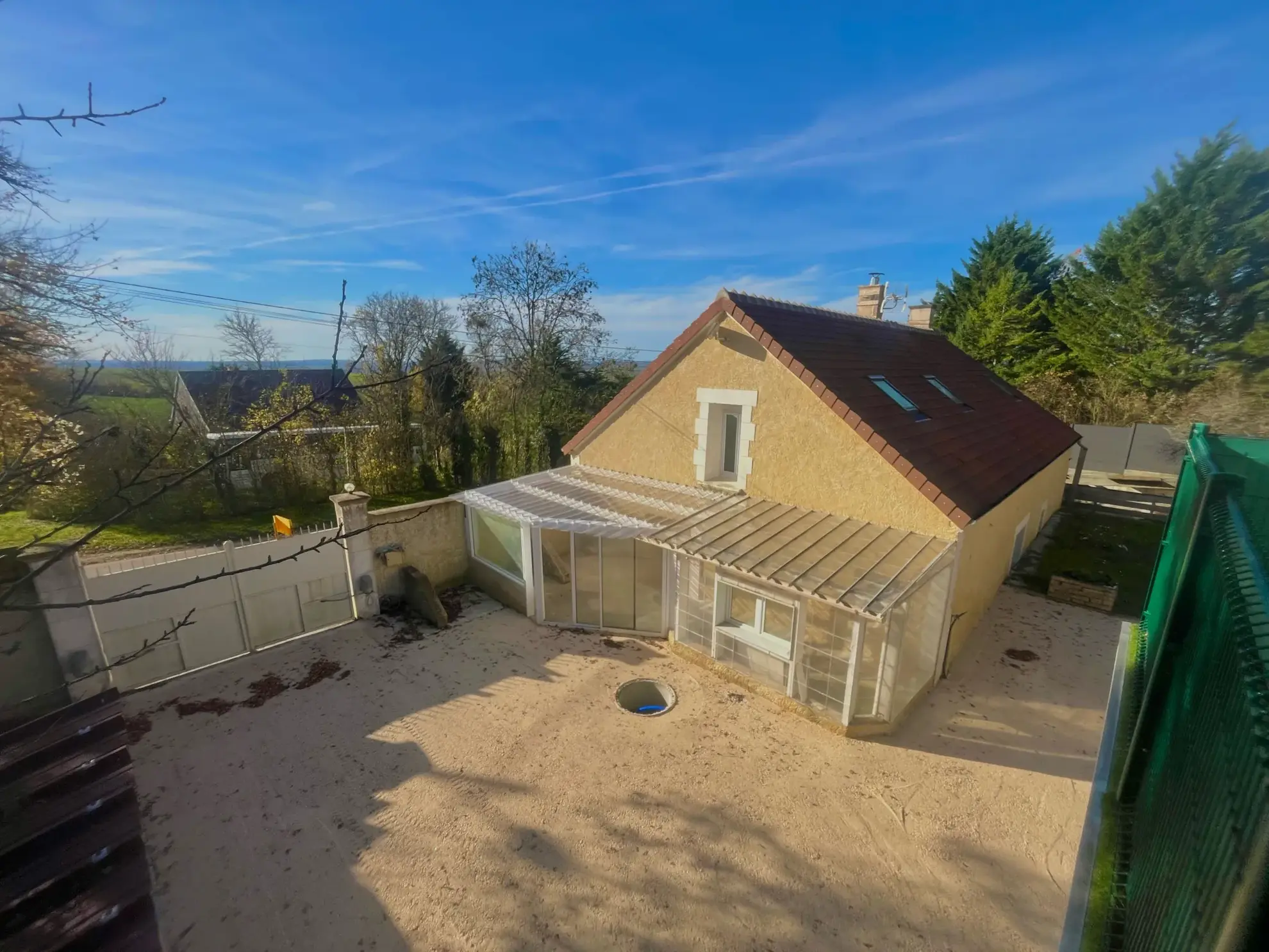 Maison de charme rénovée avec piscine et grand jardin à Taingy 