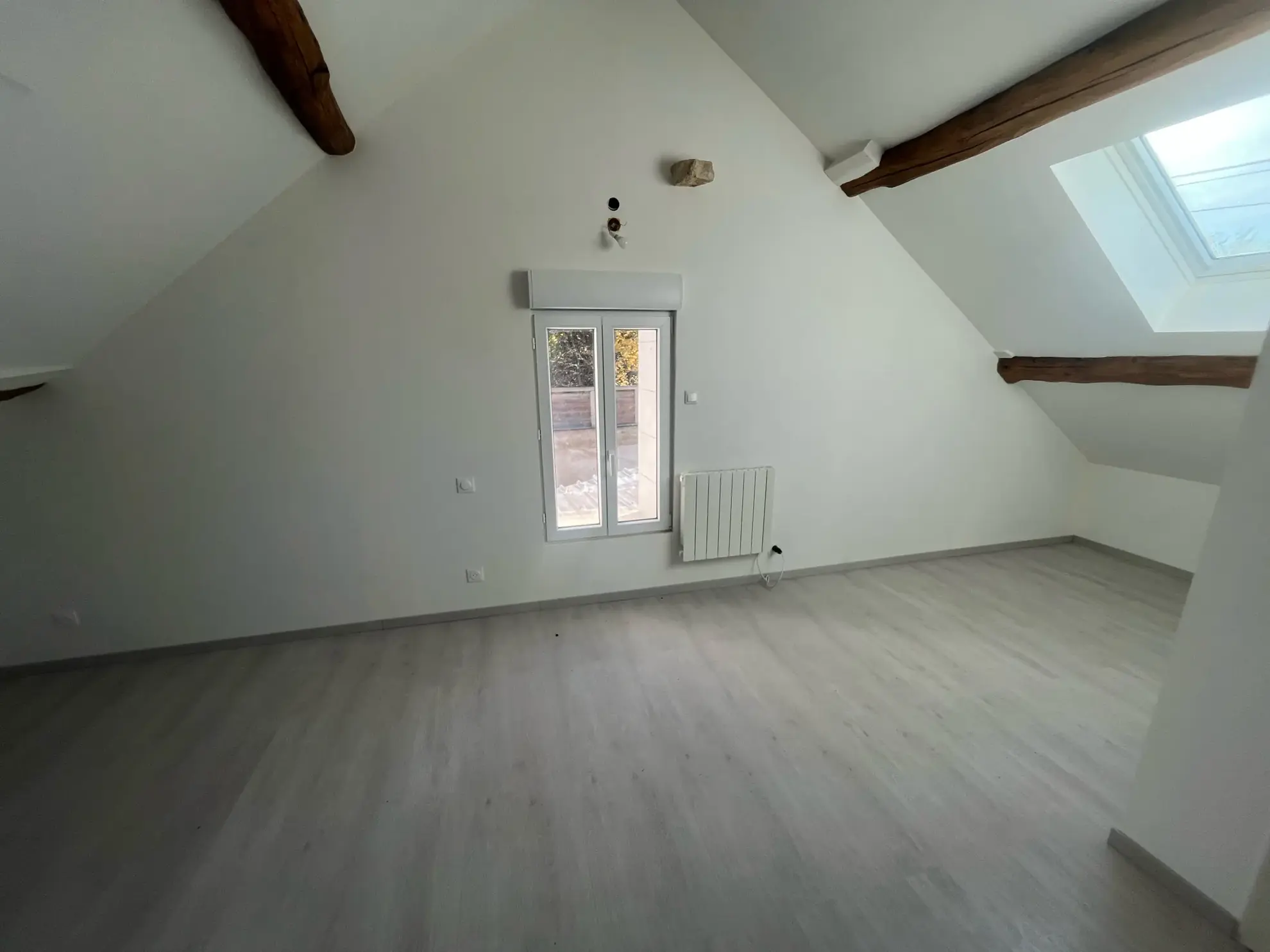 Maison de charme rénovée avec piscine et grand jardin à Taingy 