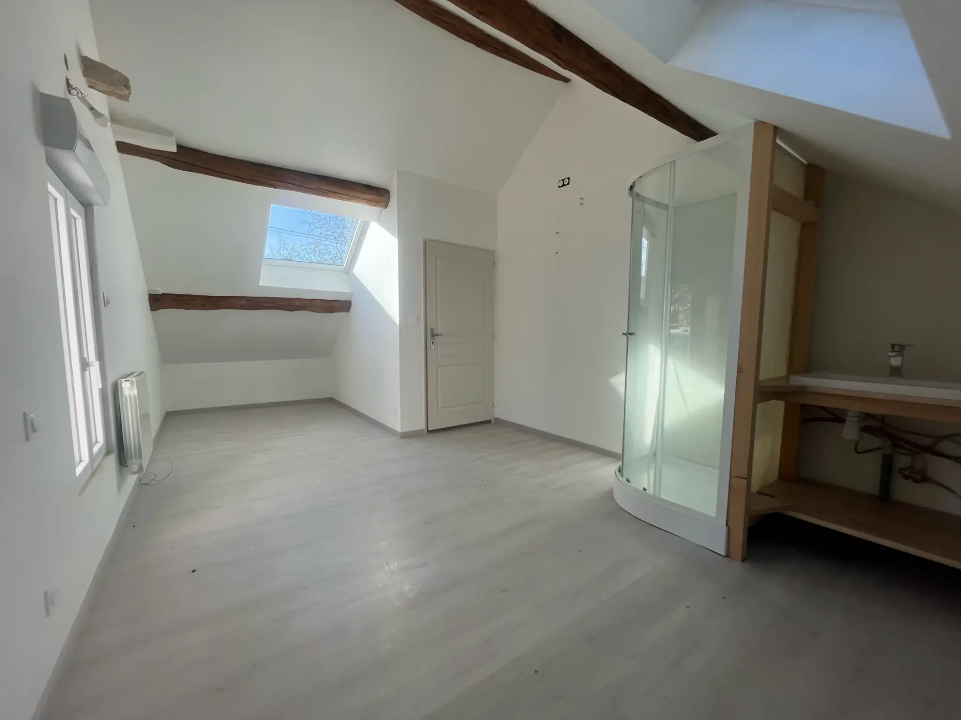 Maison de charme rénovée avec piscine et grand jardin à Taingy 