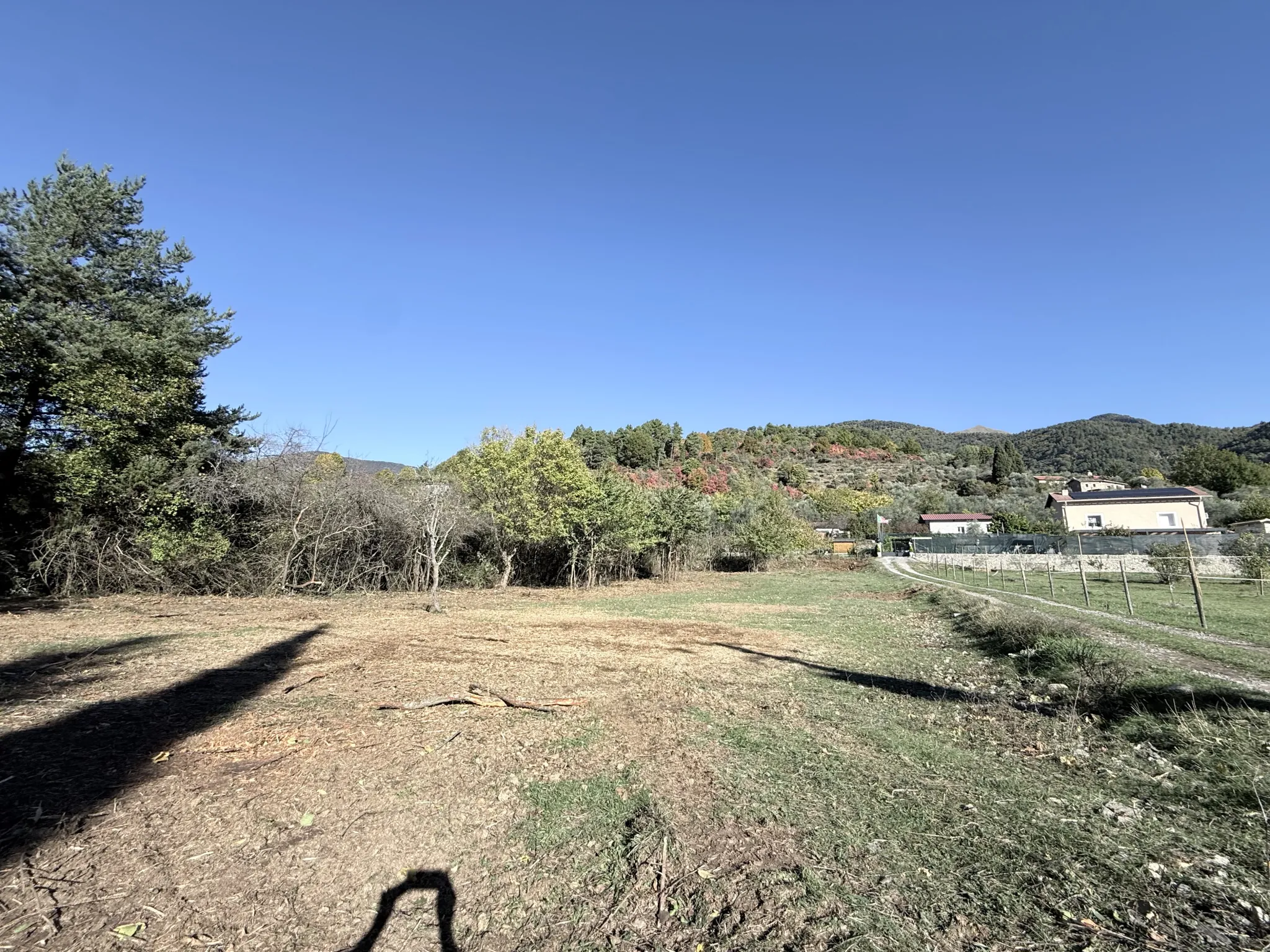 Terrain agricole de 2926 m² à Sospel, idéal pour chevaux et écurie privée